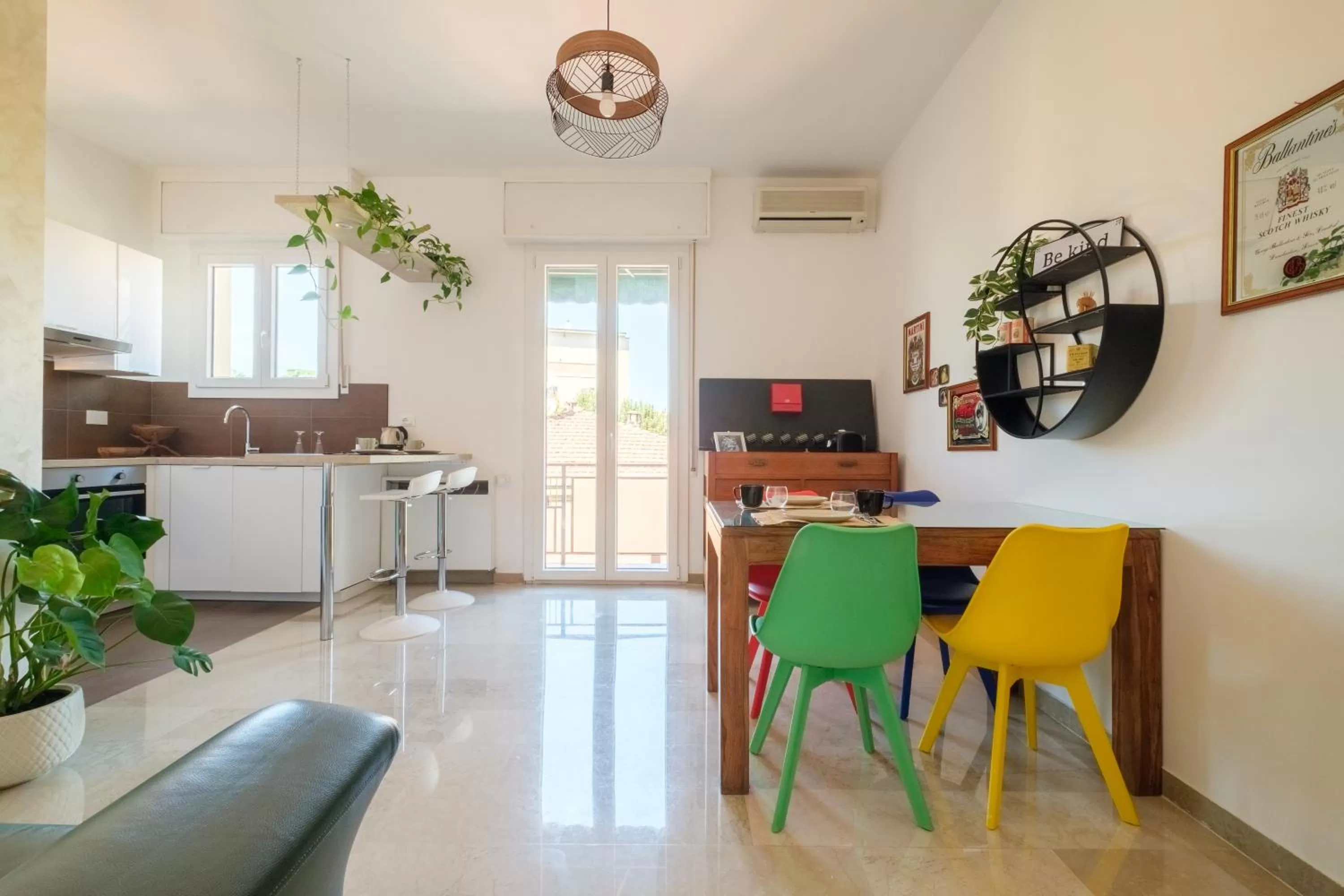 TV and multimedia, Kitchen/Kitchenette in Fabula Rooms 3 Suites with private bathroom