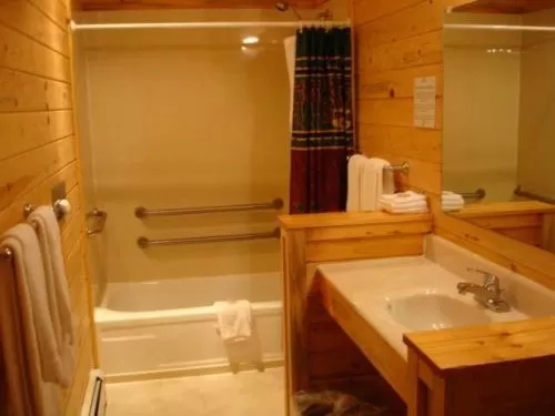 Bathroom in Georgetown Mountain Inn