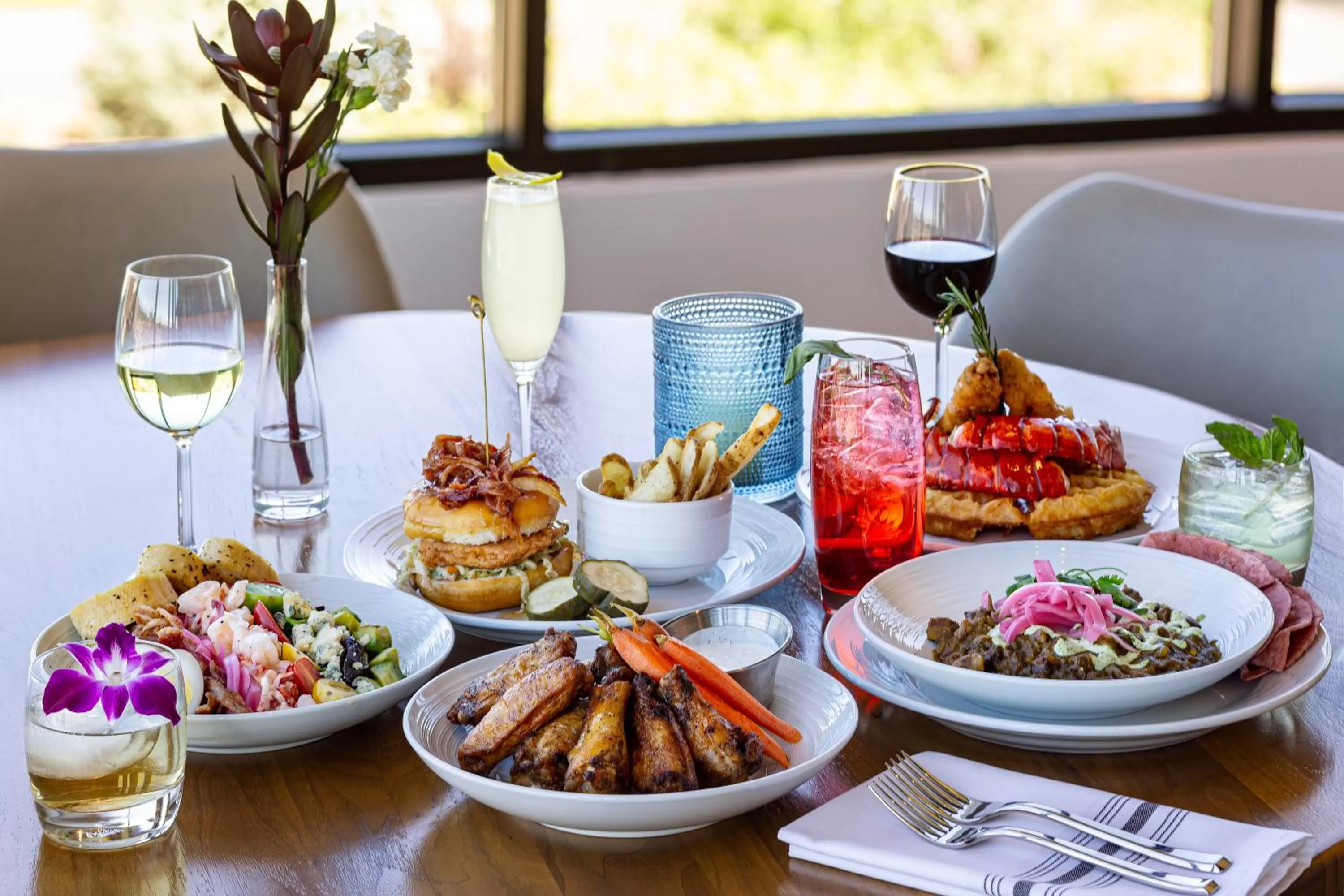 Restaurant/places to eat in Hotel Maverick