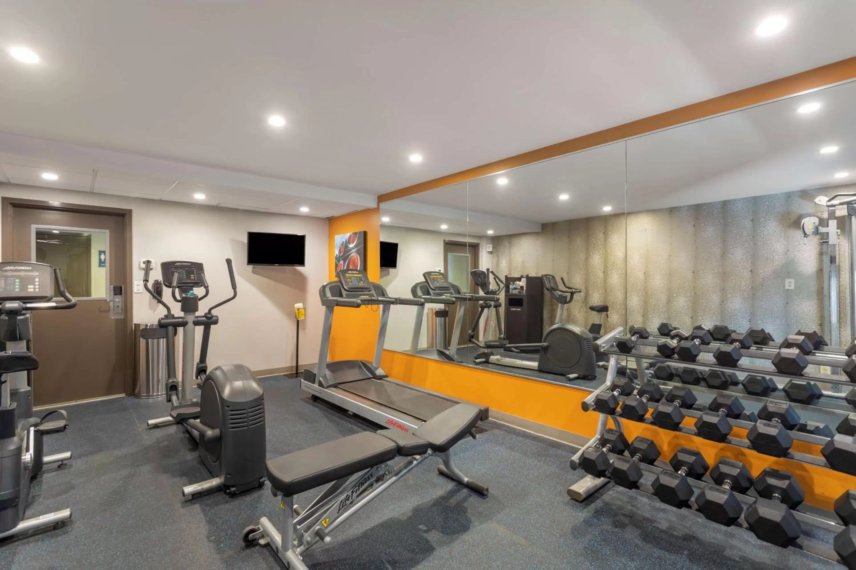Spa and wellness centre/facilities in Best Western Plus Bowling Green