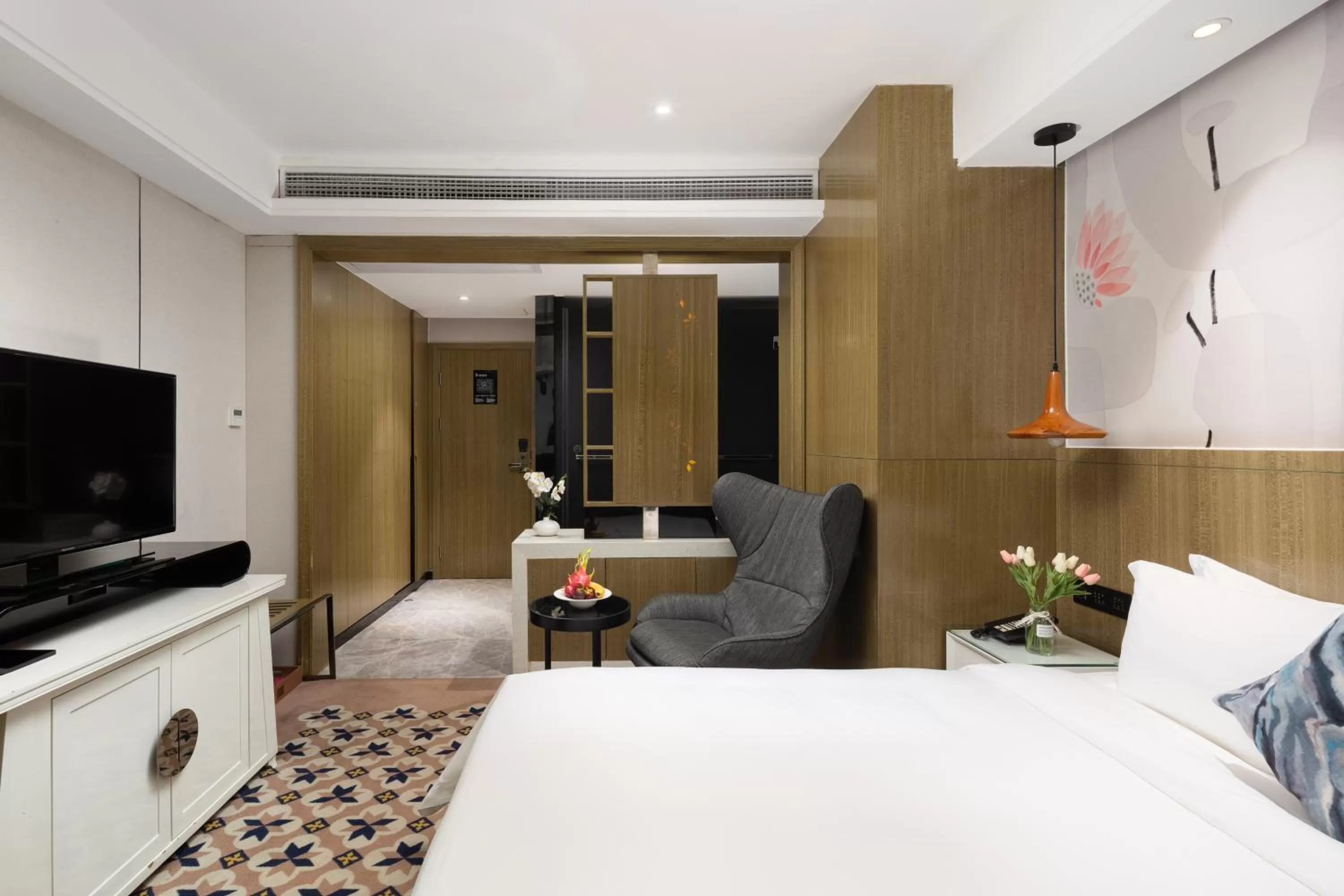 Bathroom, Bed in Paco Hotel Gangding Metro Guangzhou