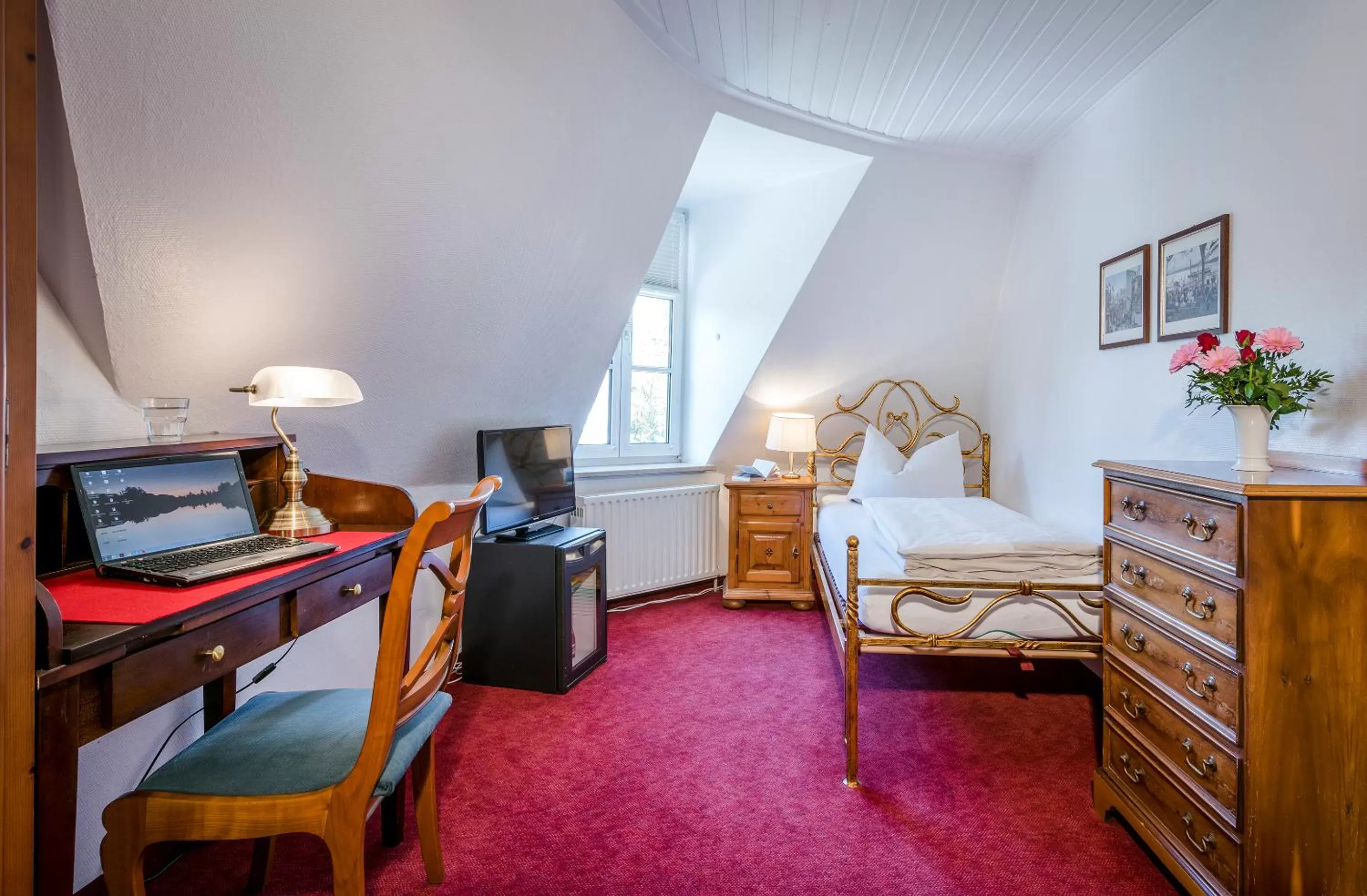 Photo of the whole room, Bed in Laimer Hof am Schloss Nymphenburg