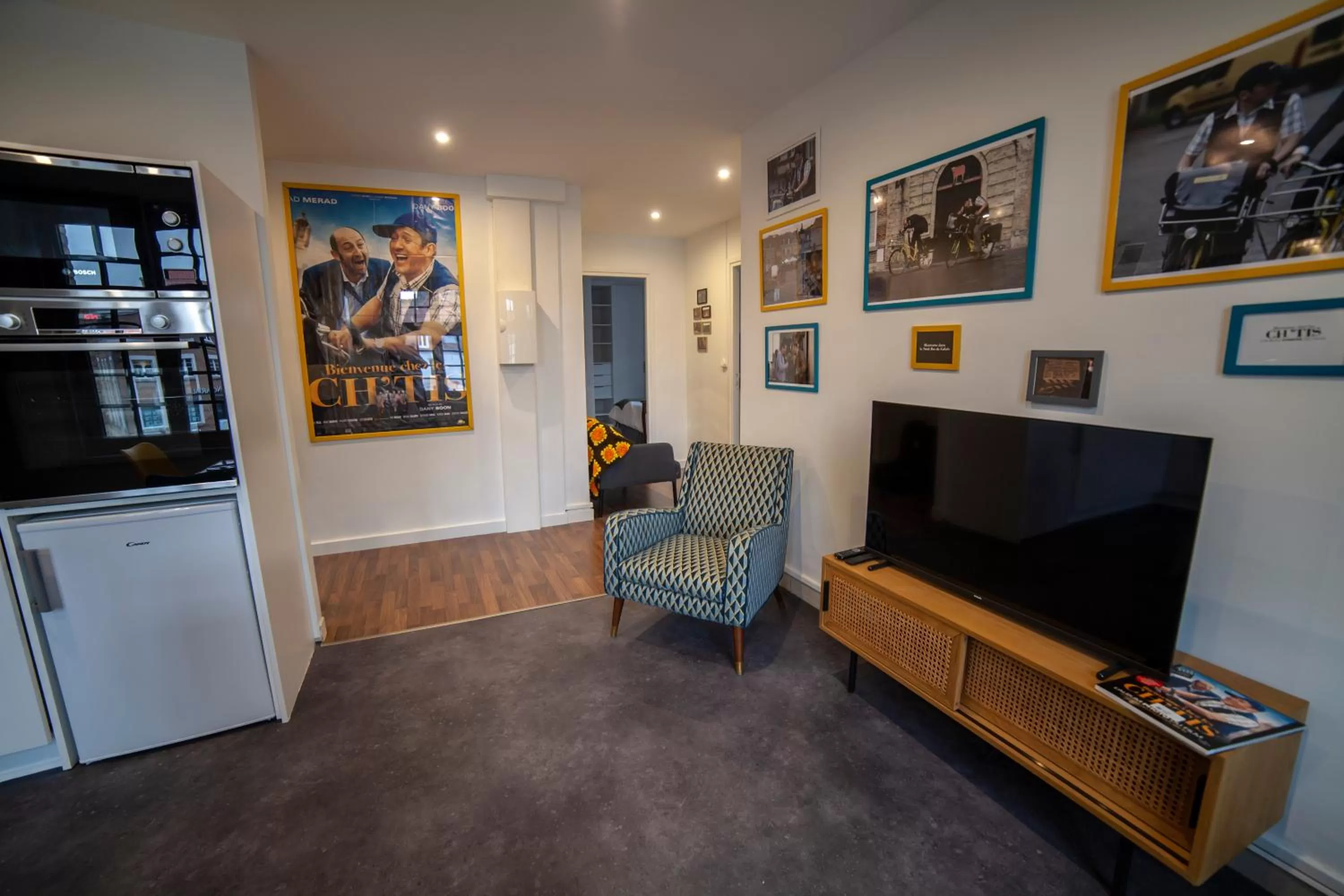 Communal lounge/ TV room in Bienvenue Chez Nous