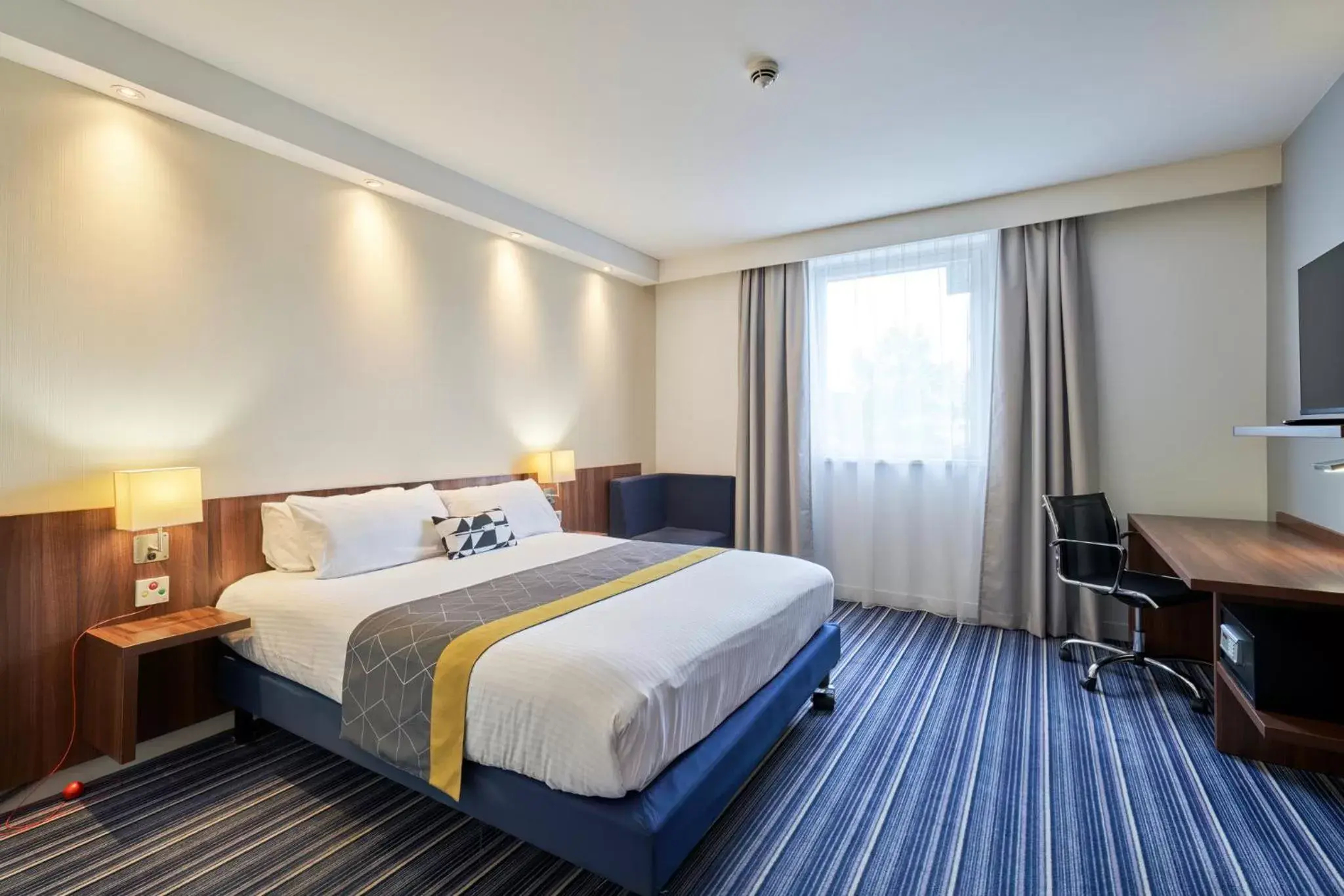 Standard Queen Room - Accessible with Free Breakfast in Holiday Inn Express Strasbourg Centre by IHG Standard Queen Room - Accessible with Free Breakfast in Holiday Inn Express Strasbourg Centre by IHG