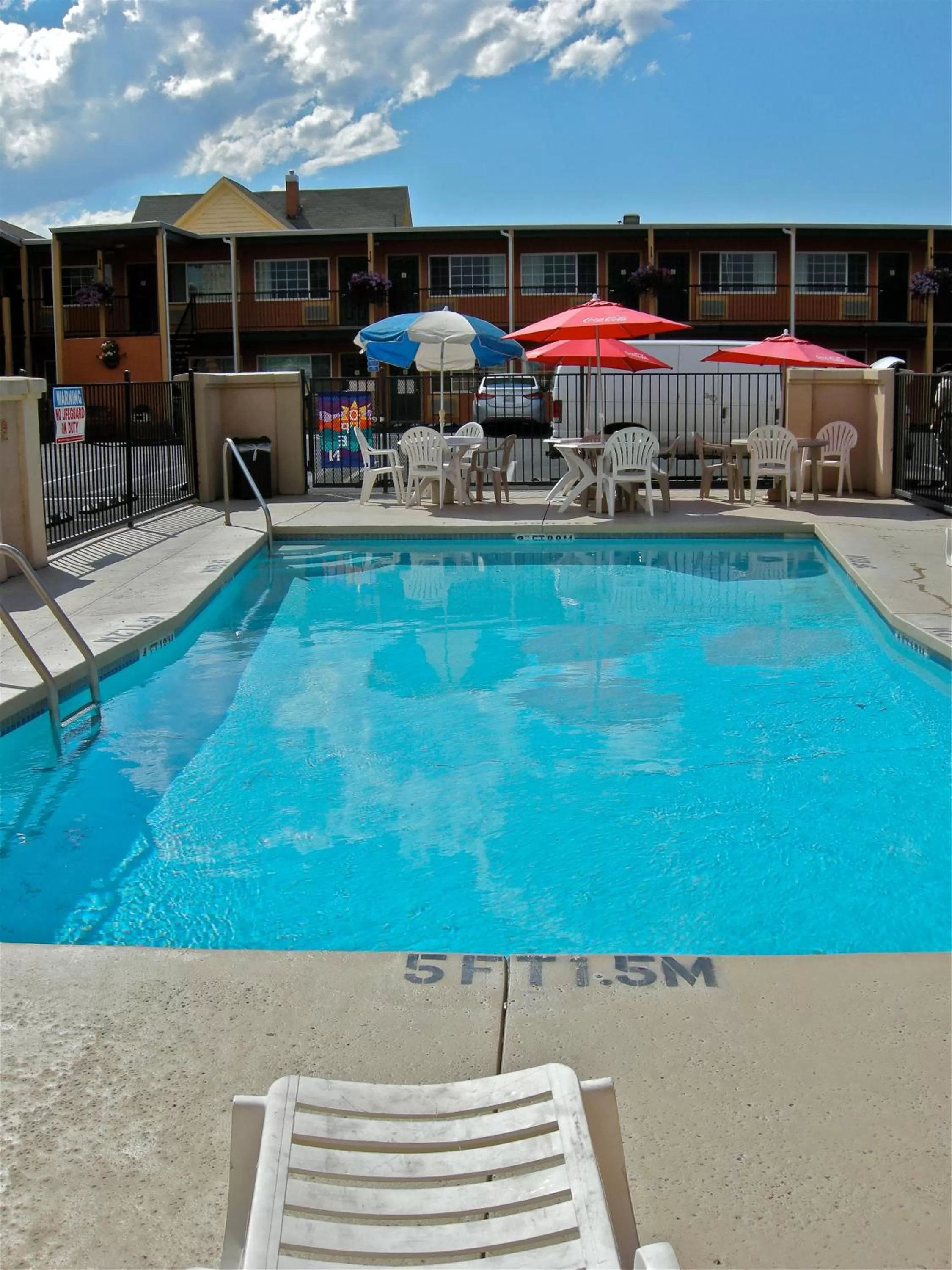 Swimming pool in Americas Best Value Inn - Pendleton