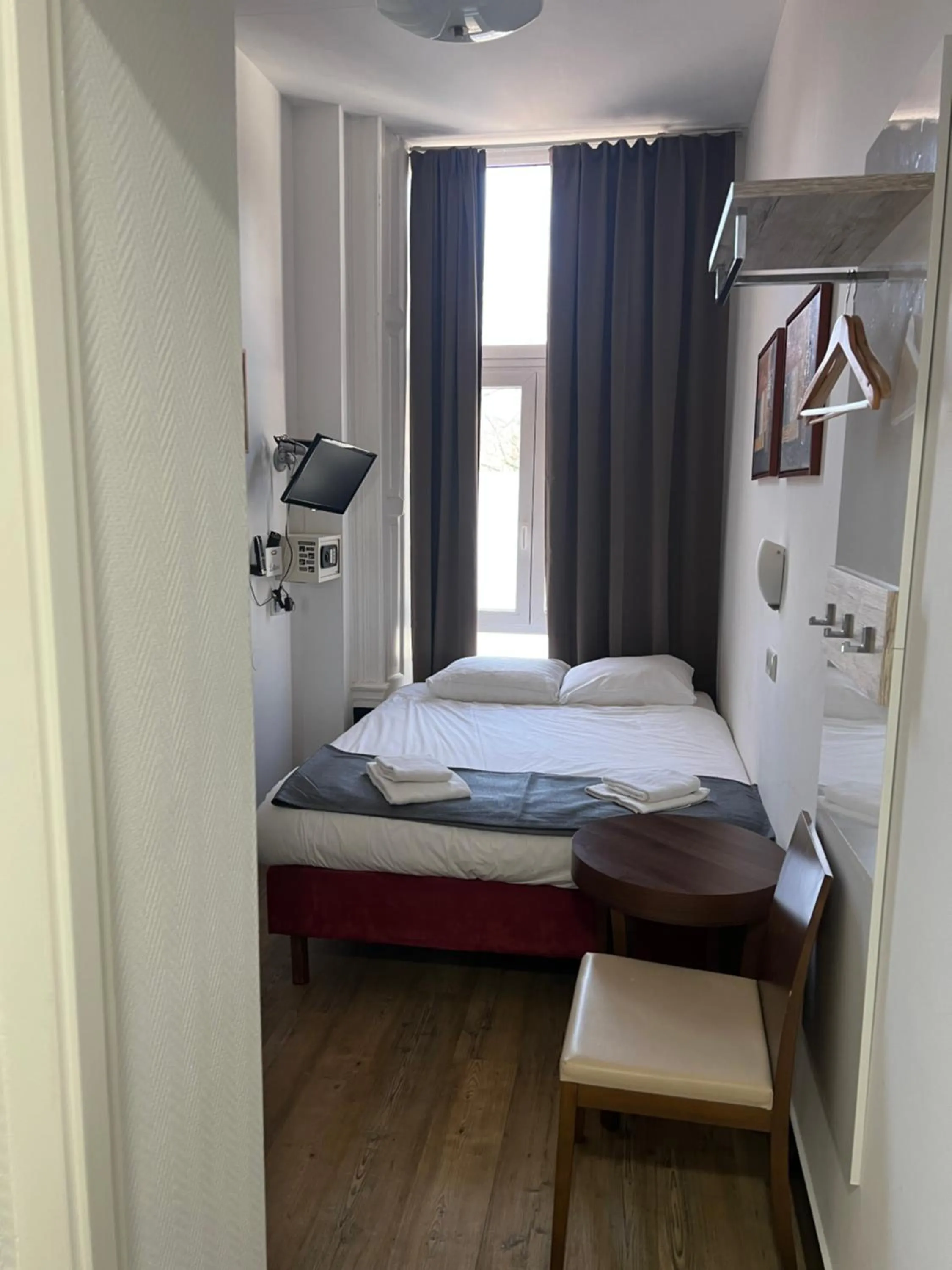 Bed in MAX Hotel Amsterdam