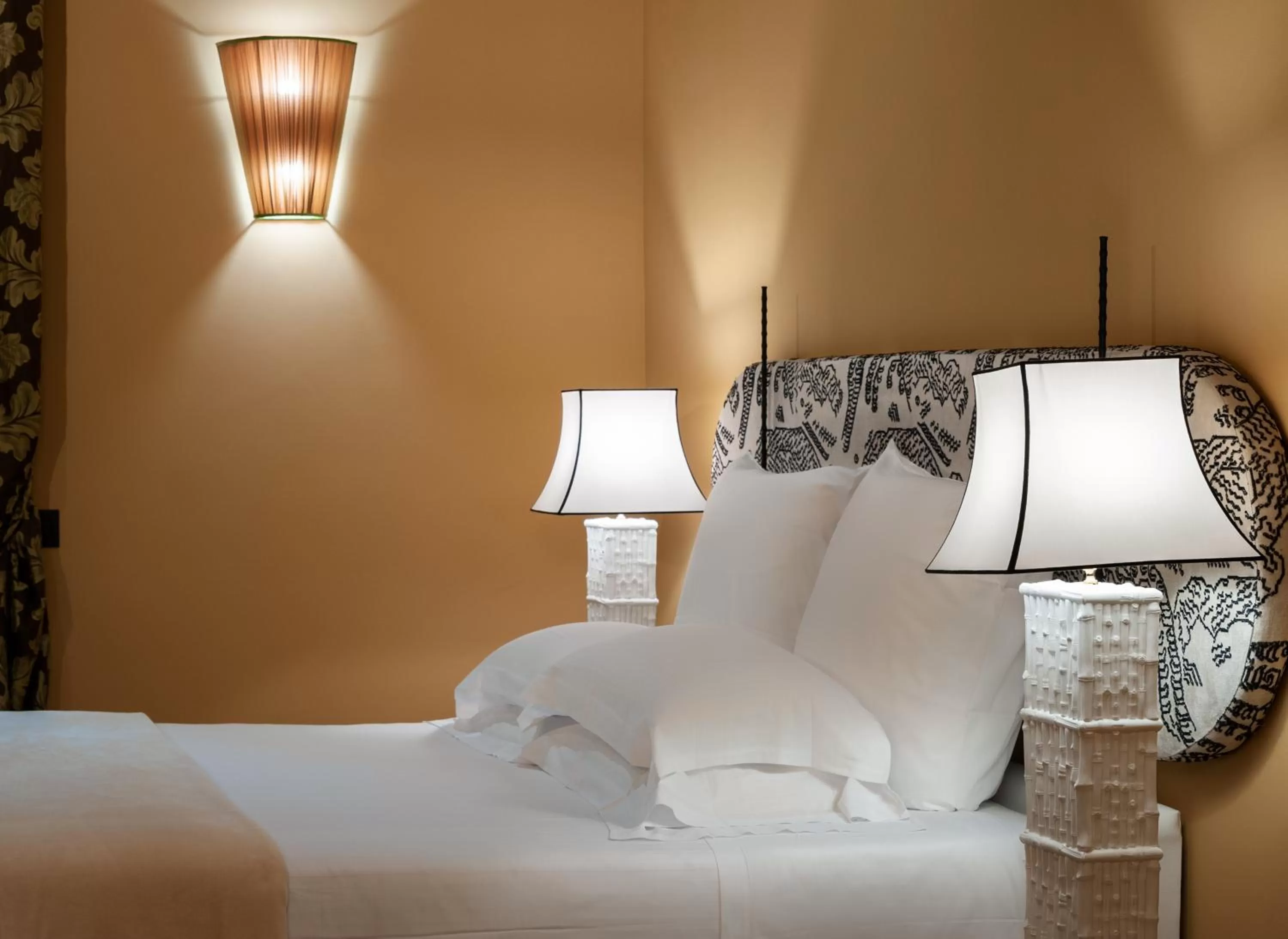 Bedroom, Bed in Hotel Number Nine