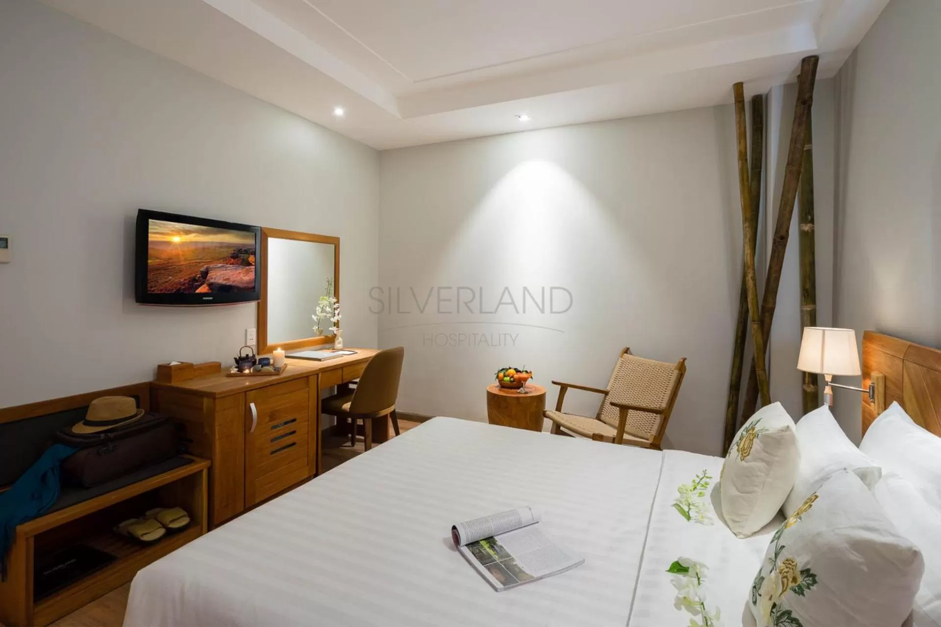 Bedroom, Bed in Silverland Yen Hotel