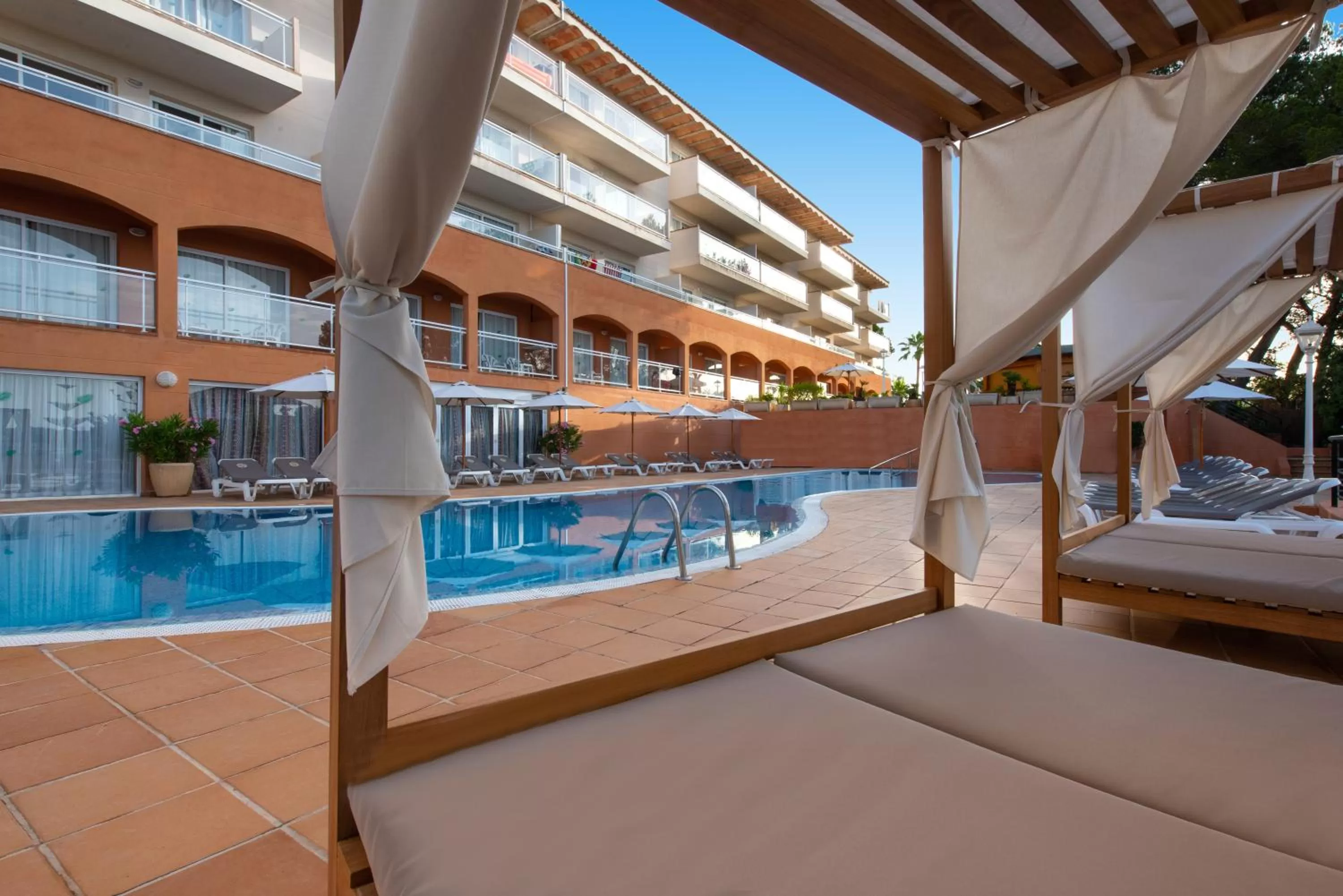 Swimming Pool in Valentin Park Club