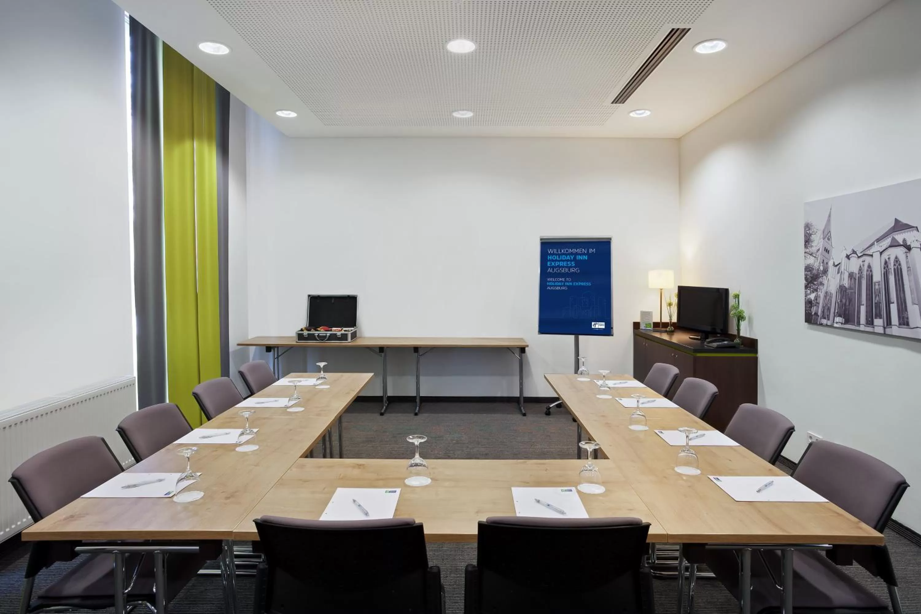 Meeting/conference room in Holiday Inn Express Augsburg by IHG