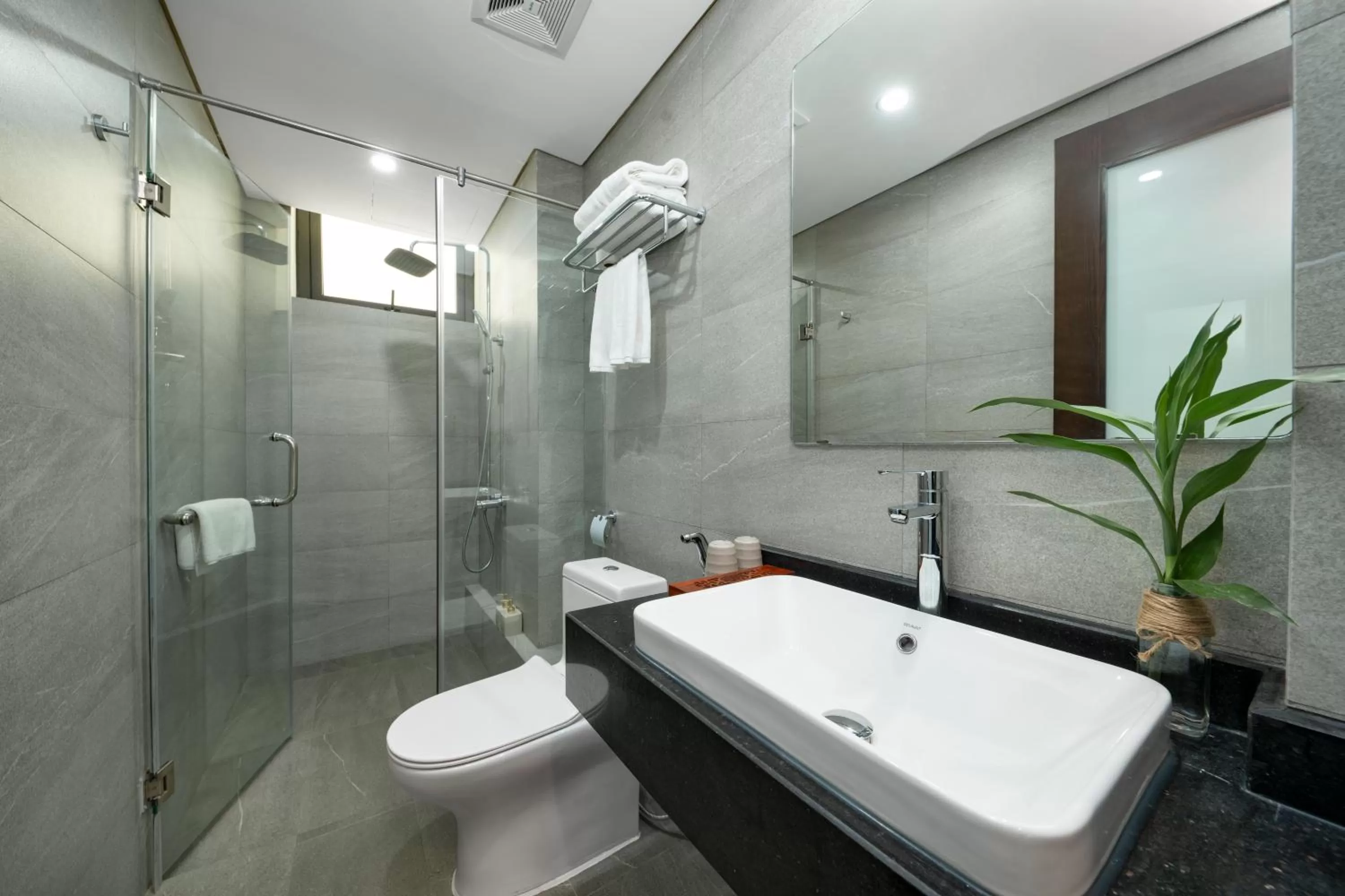 Shower in Hanoi Fiesta Grand Hotel and Spa