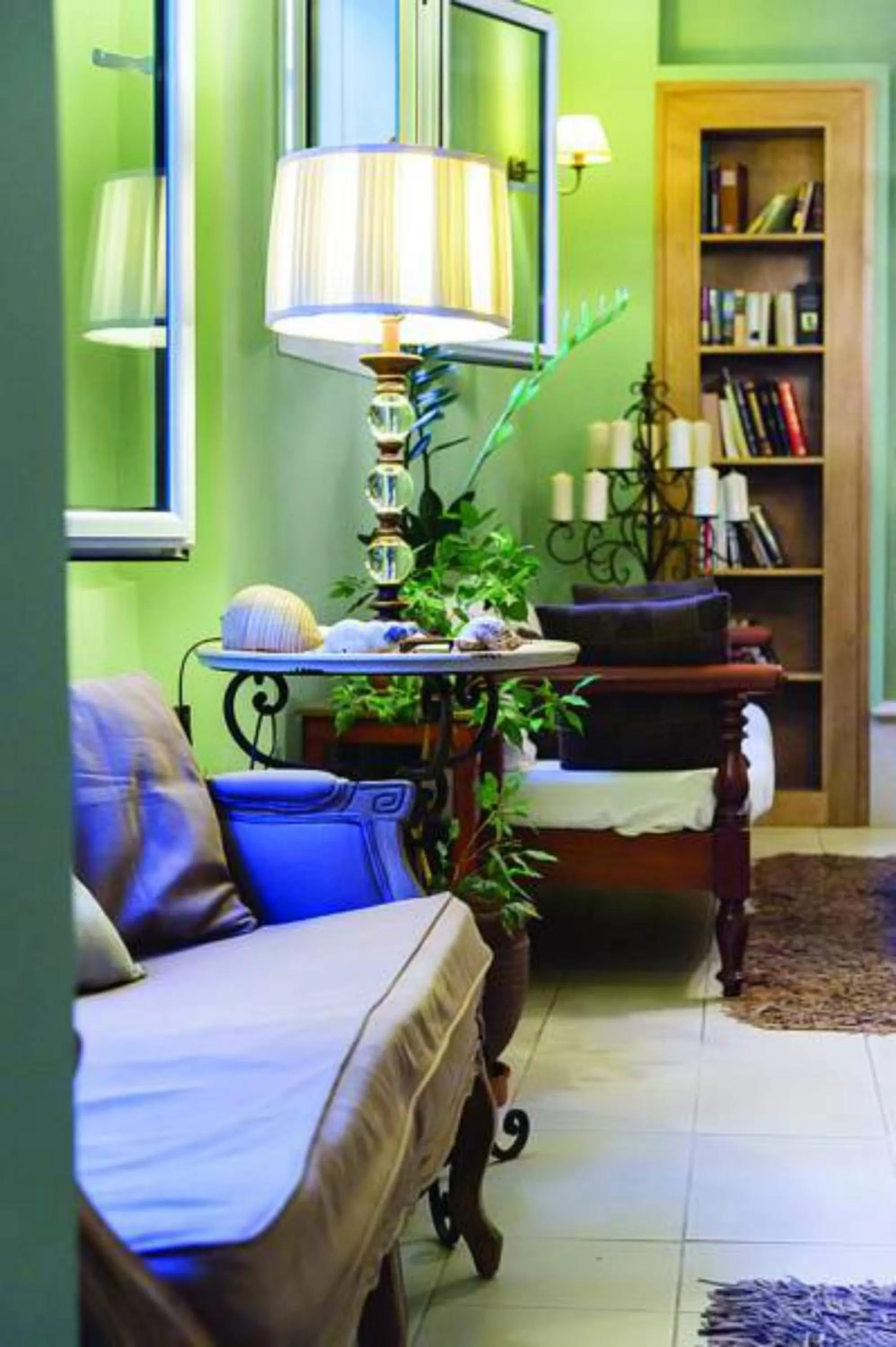 Living room in Ikaros Art Hotel