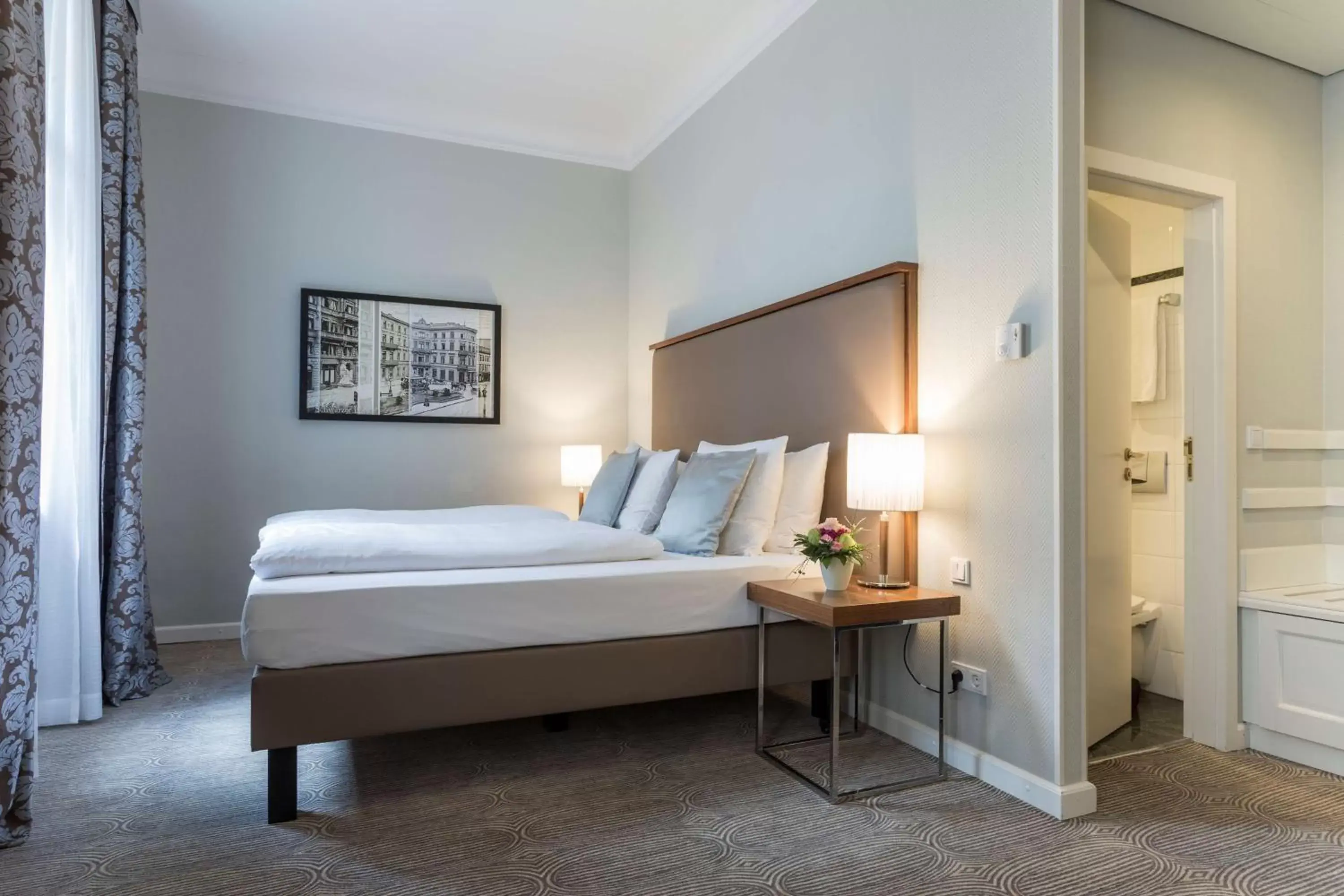 Standard Room in Radisson Blu Hotel Schwarzer Bock Wiesbaden Standard Room in Radisson Blu Hotel Schwarzer Bock Wiesbaden