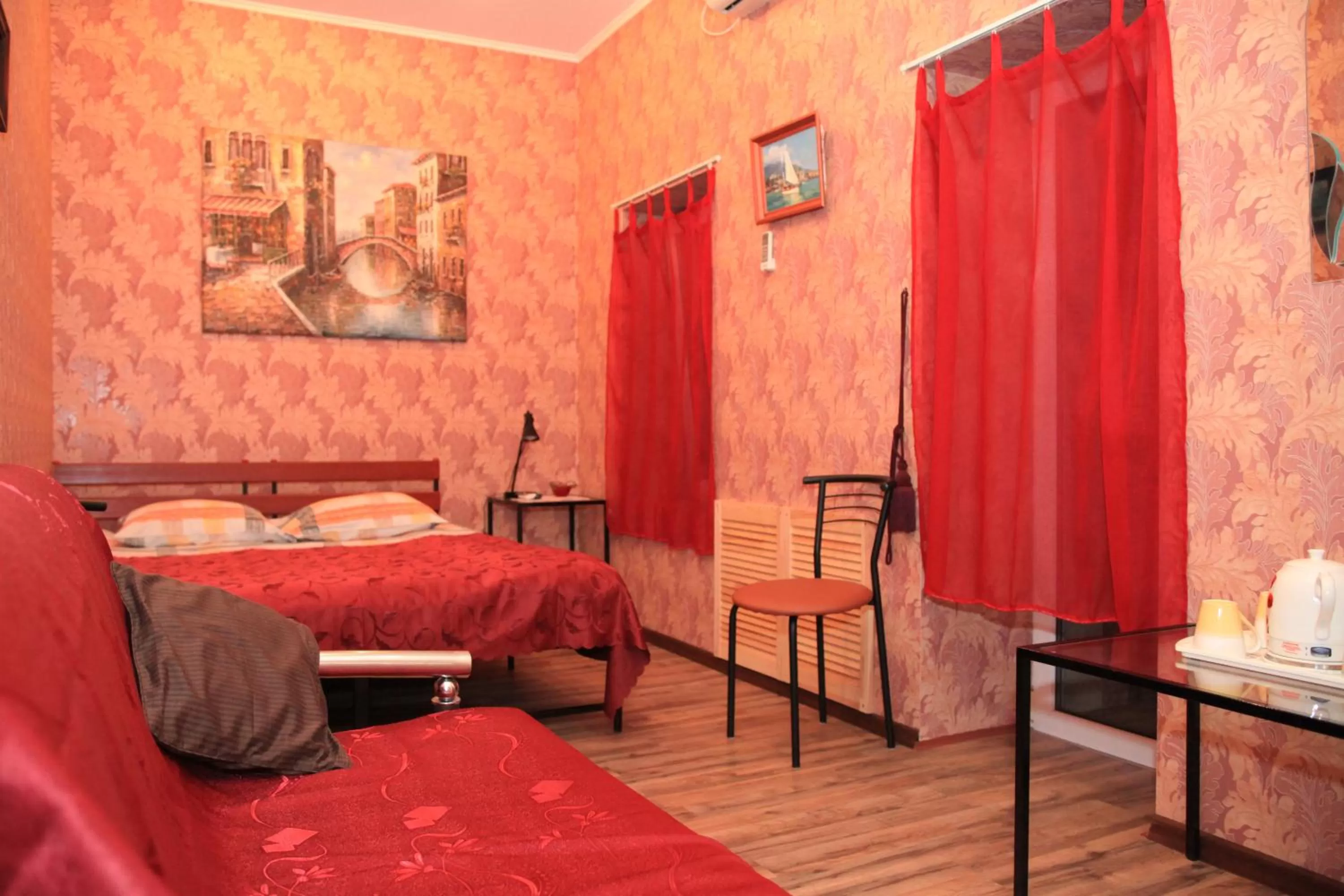 Living room, Bed in YELLOW UNLIMITED HOTEL 4