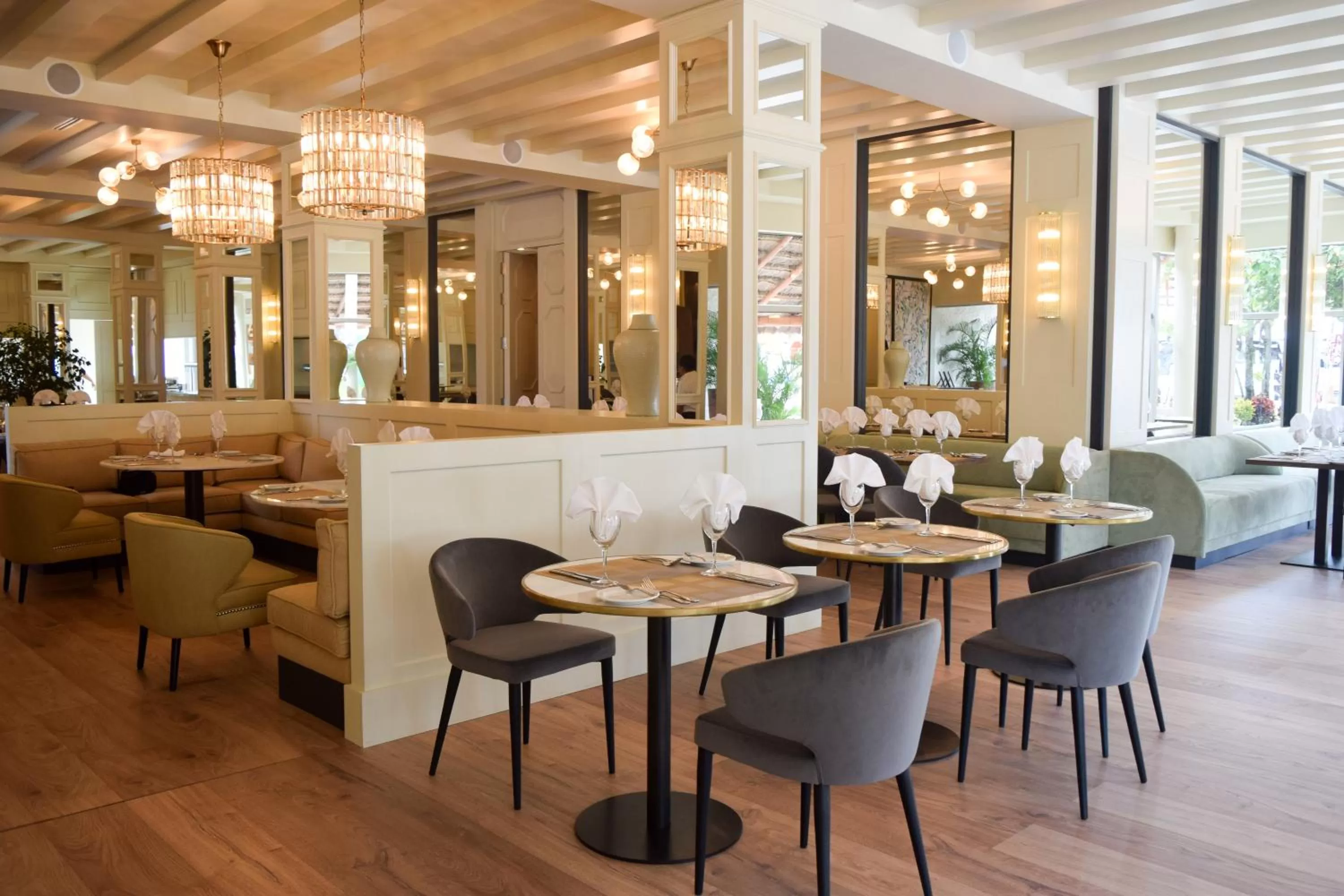 Restaurant/places to eat in Privilege Aluxes Adults Only