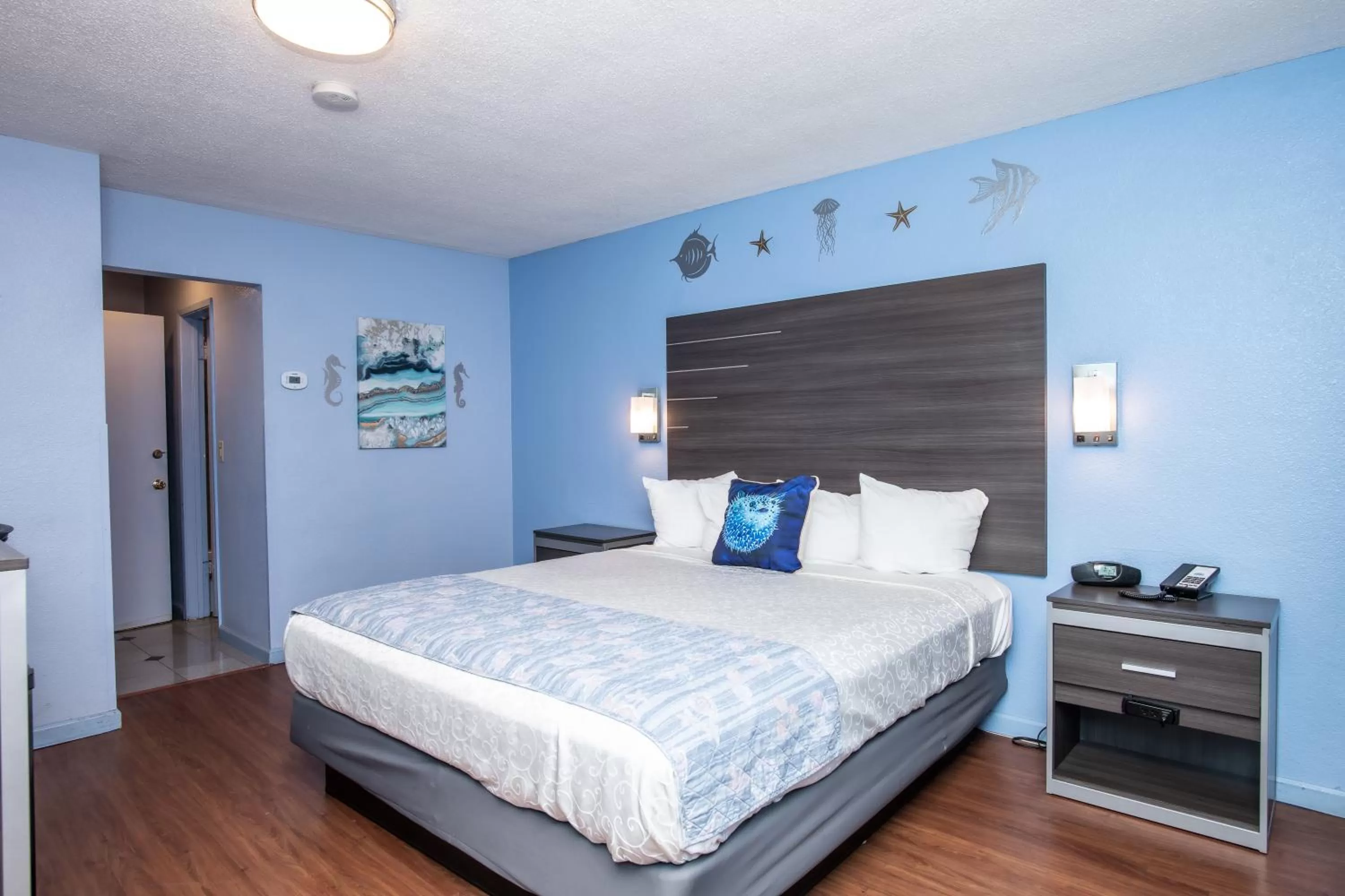 Bed in Aqua Breeze Inn