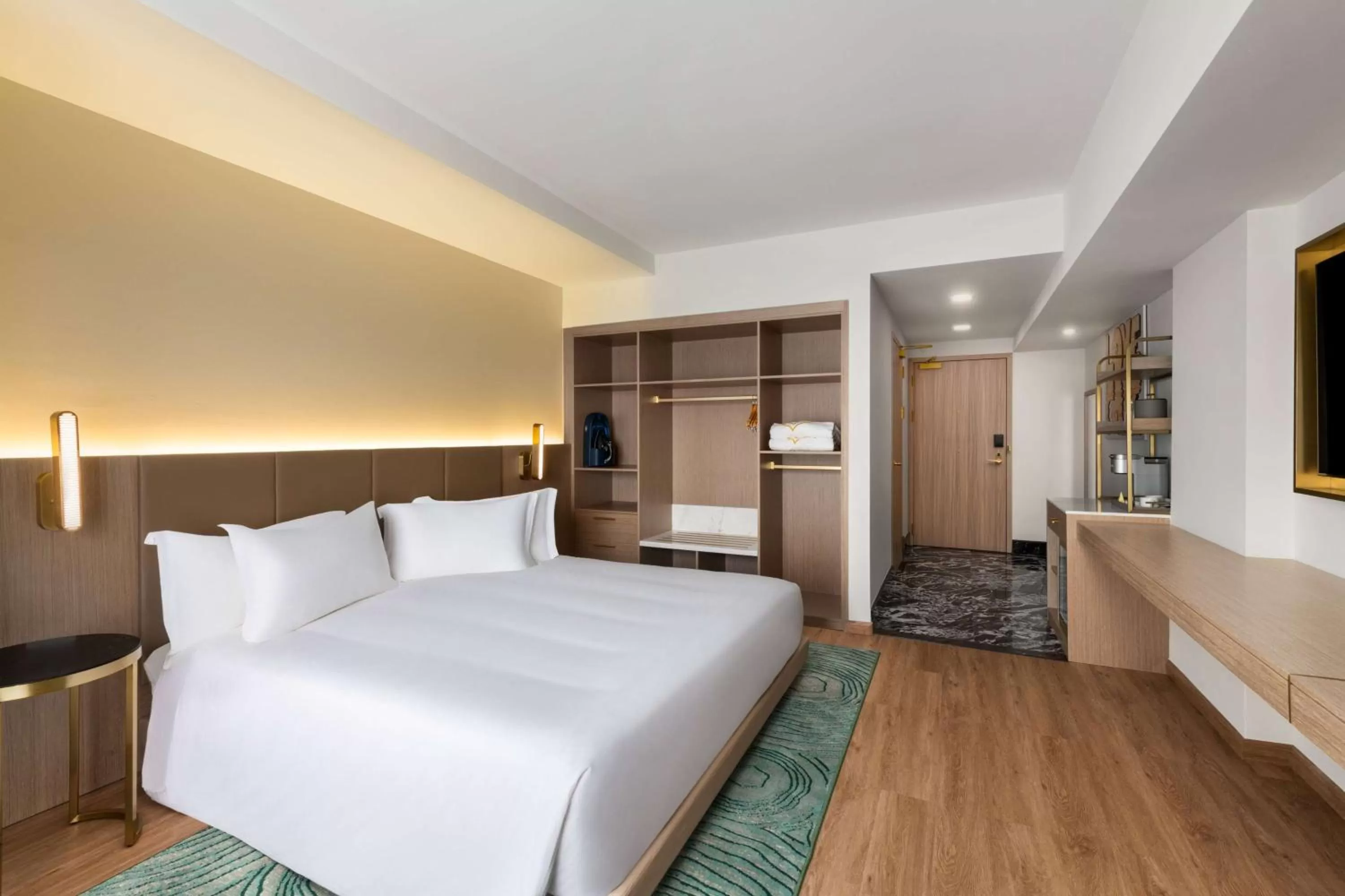 Photo of the whole room, Bed in Dolce by Wyndham Hollywood