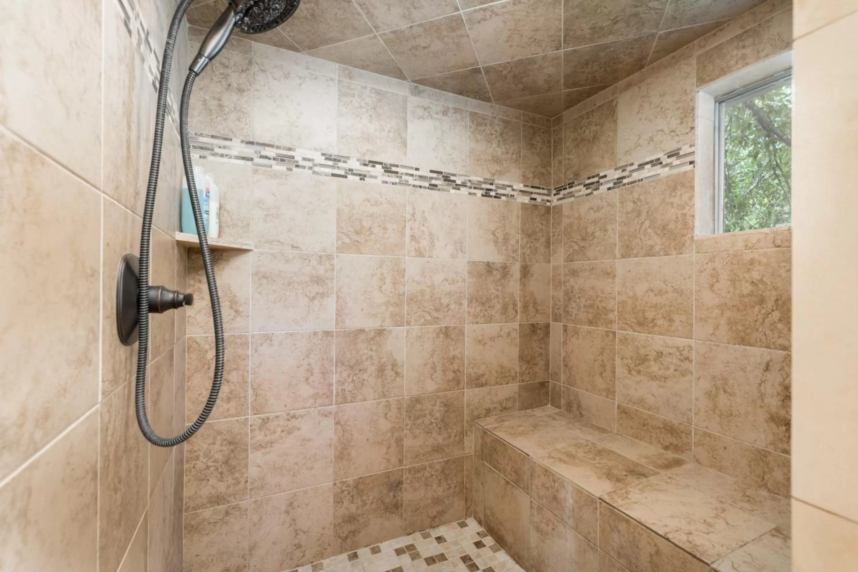 4 Seasons Inn on Fall River