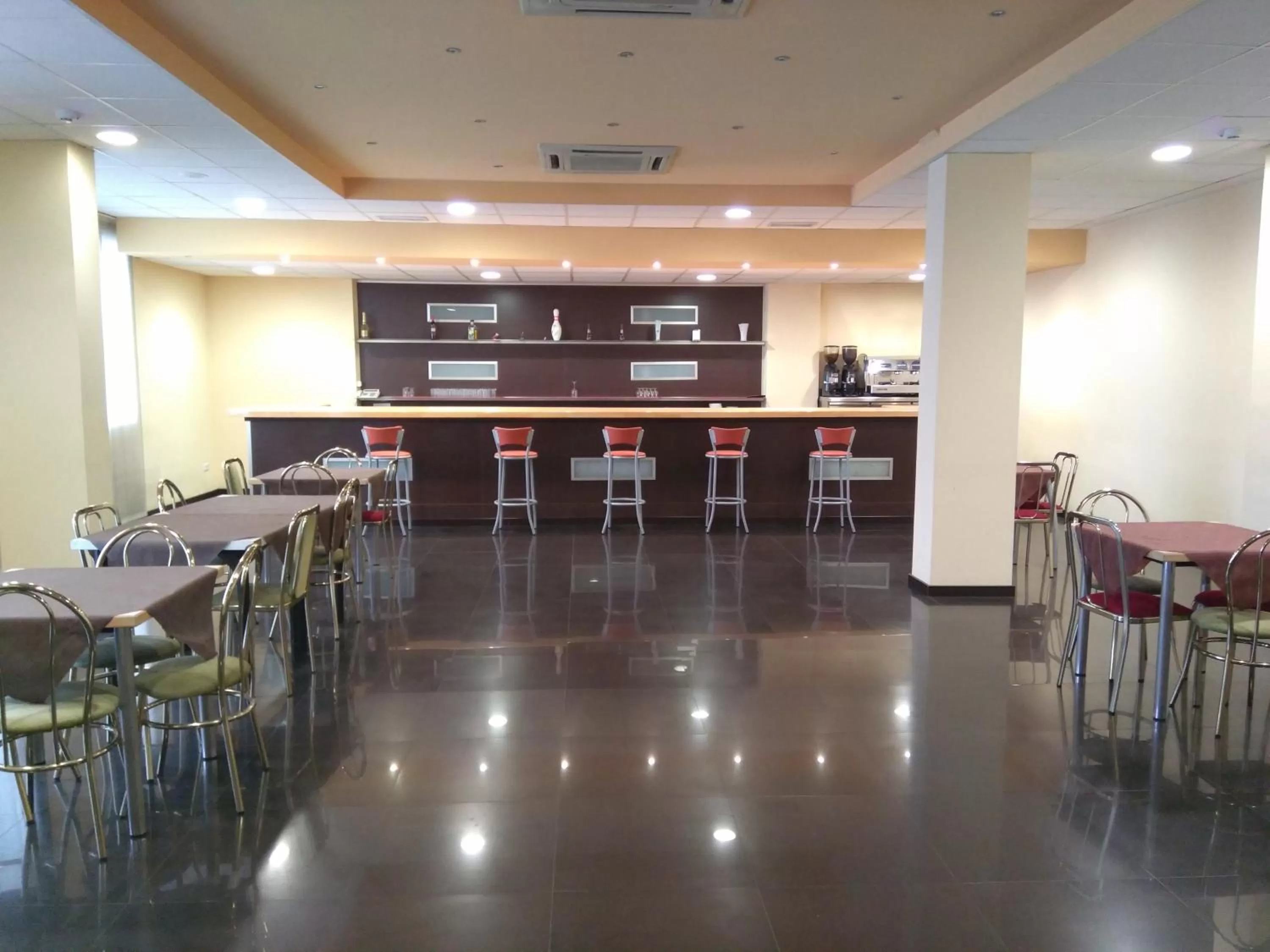 Lounge or bar in Hotel Cogullada