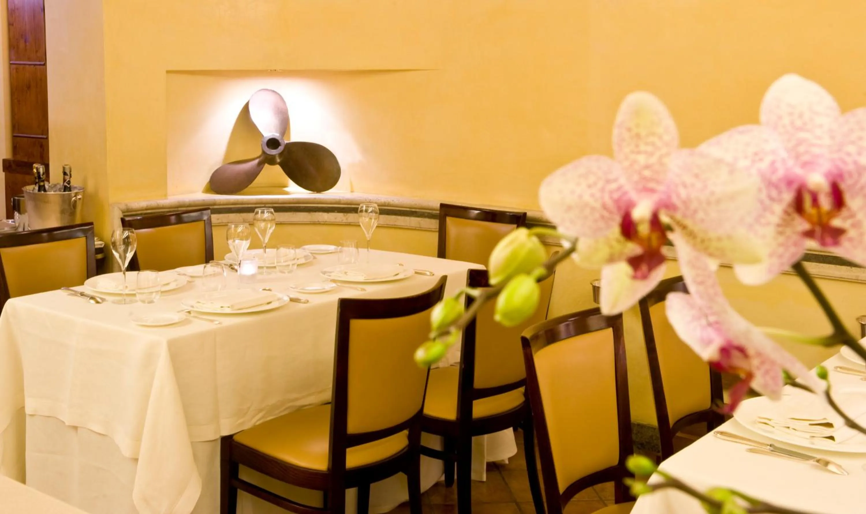 Restaurant/places to eat in Hotel Cala Del Porto