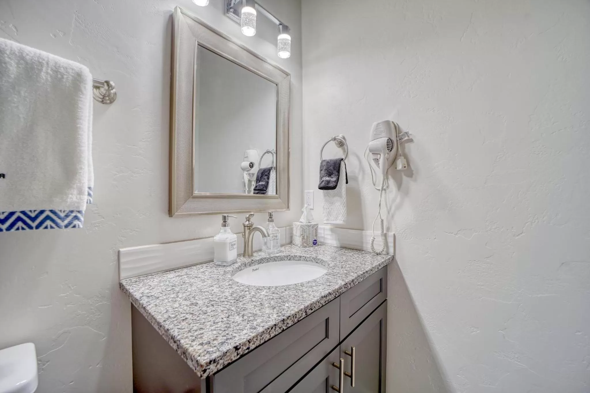 Bathroom in TJ Rancher - West Side Twin Falls