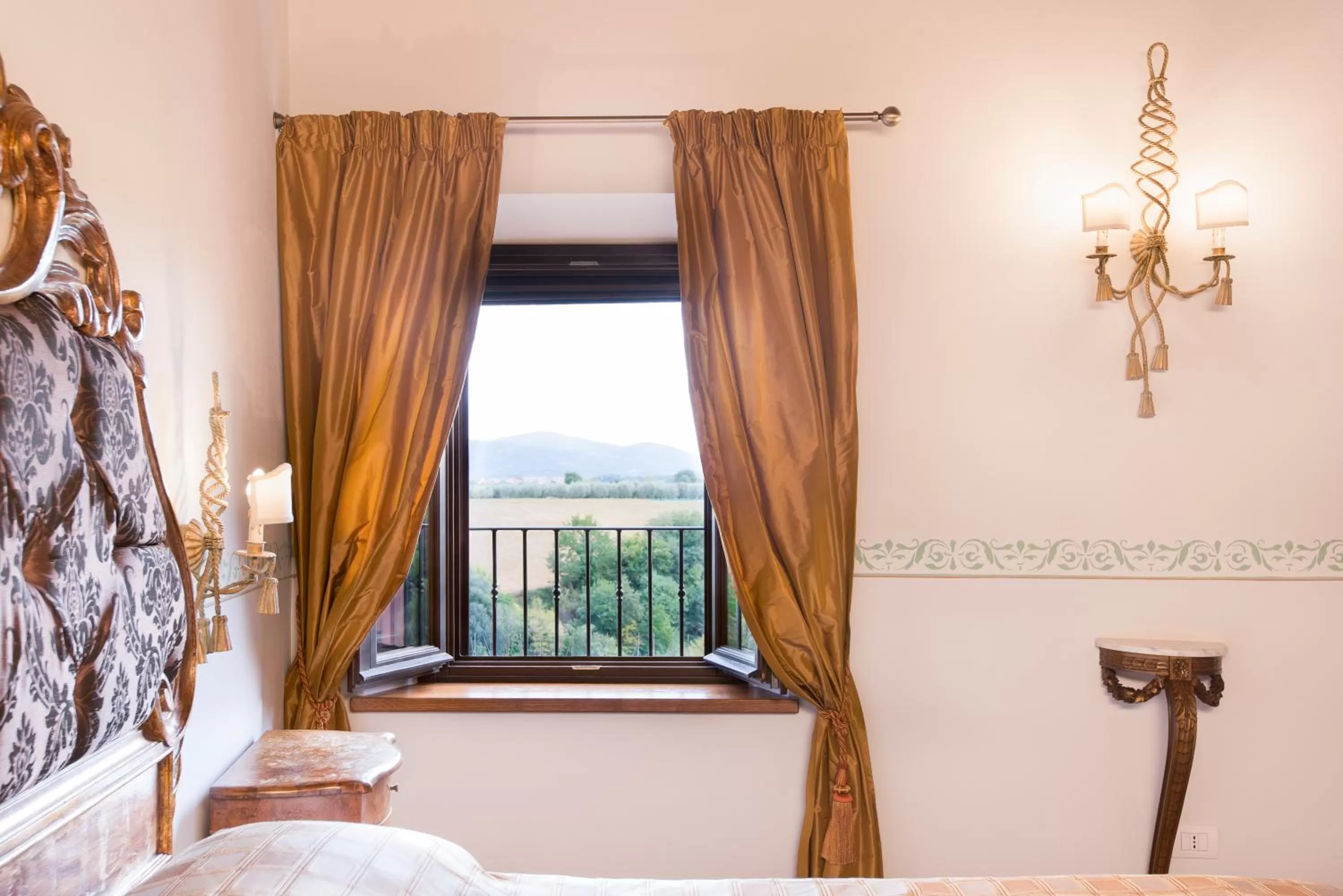 Bed in Palazzo Pacini