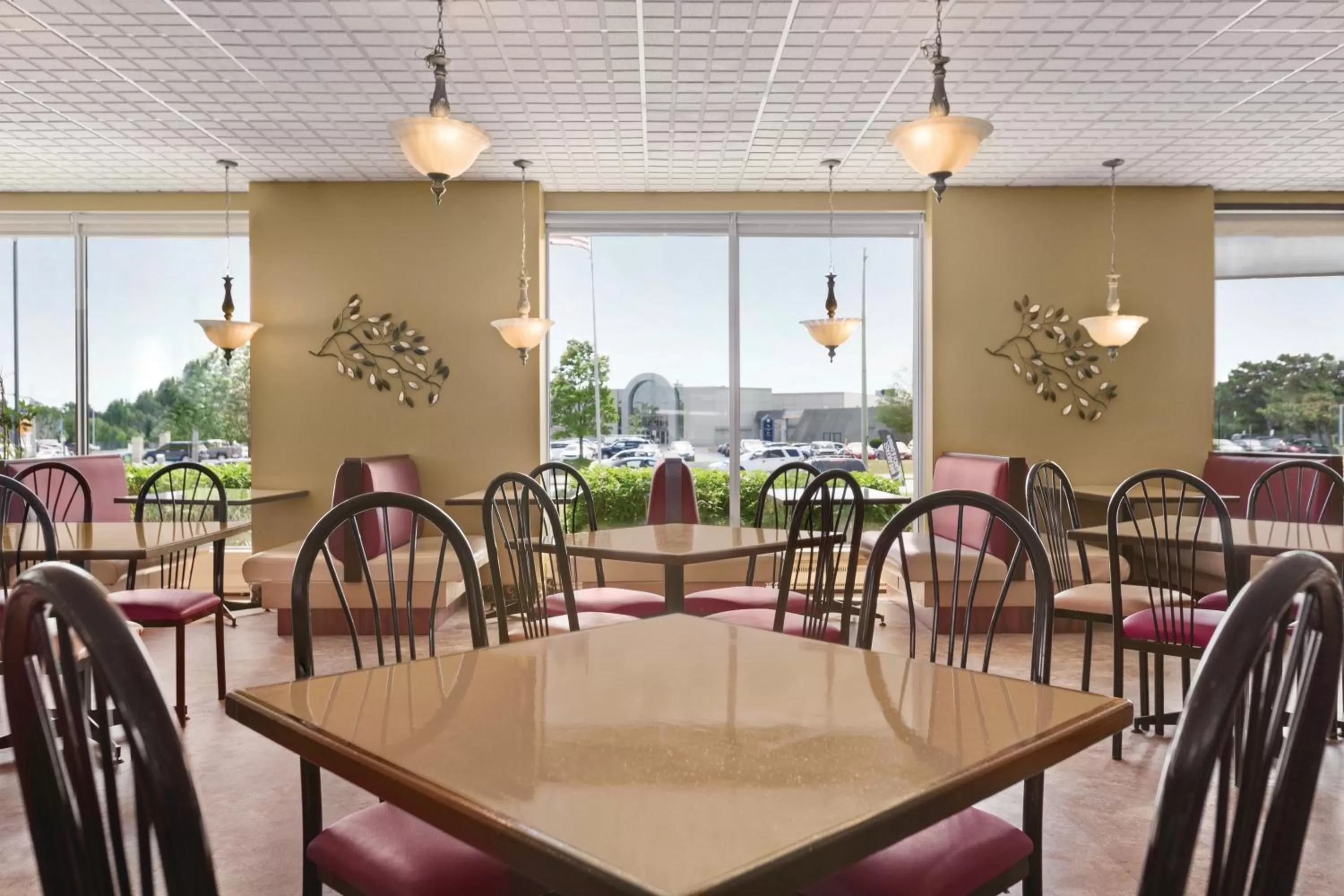 Restaurant/places to eat in Days Inn by Wyndham London