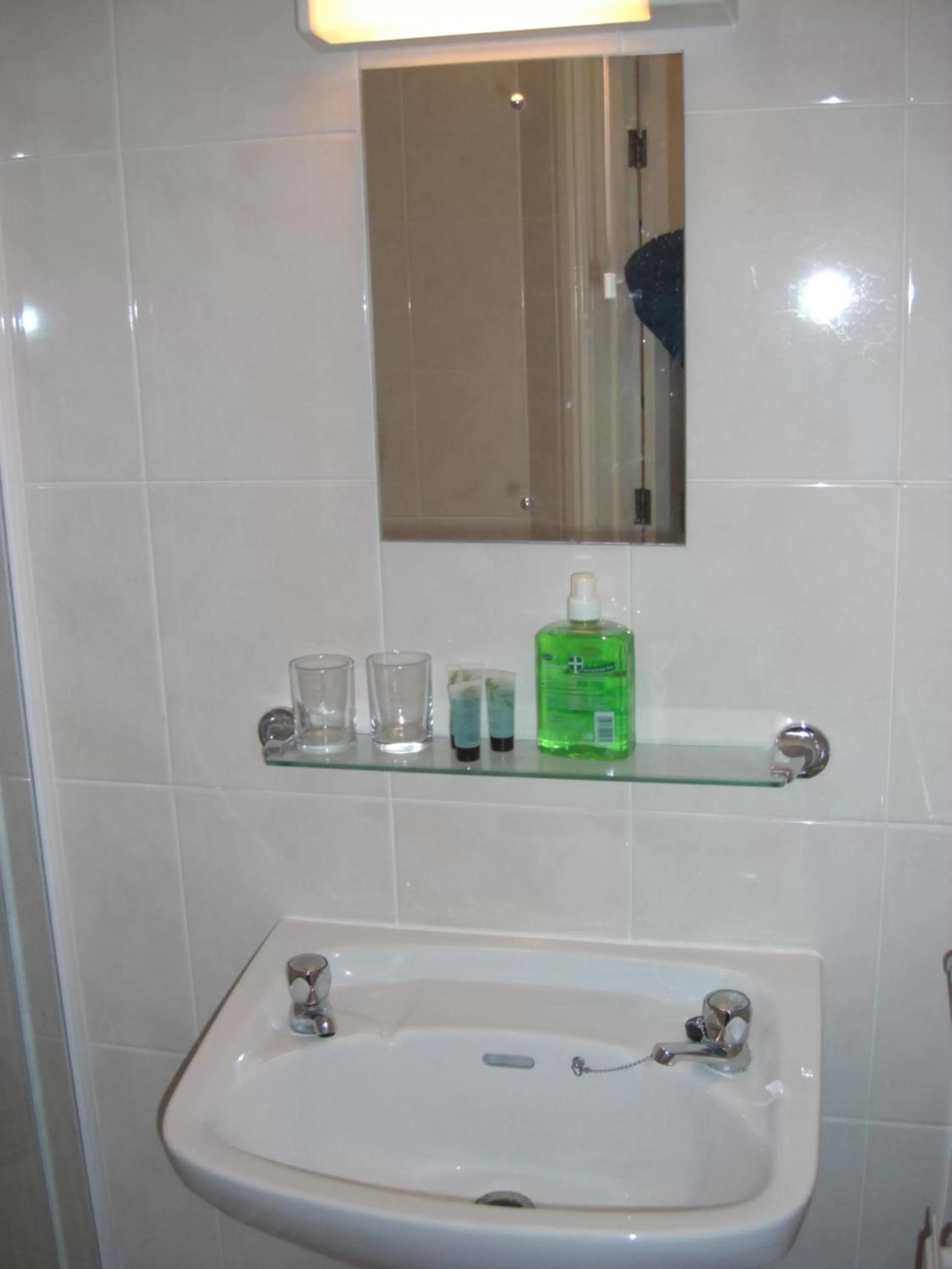 Bathroom in Lynebank House Hotel, Bed & Breakfast