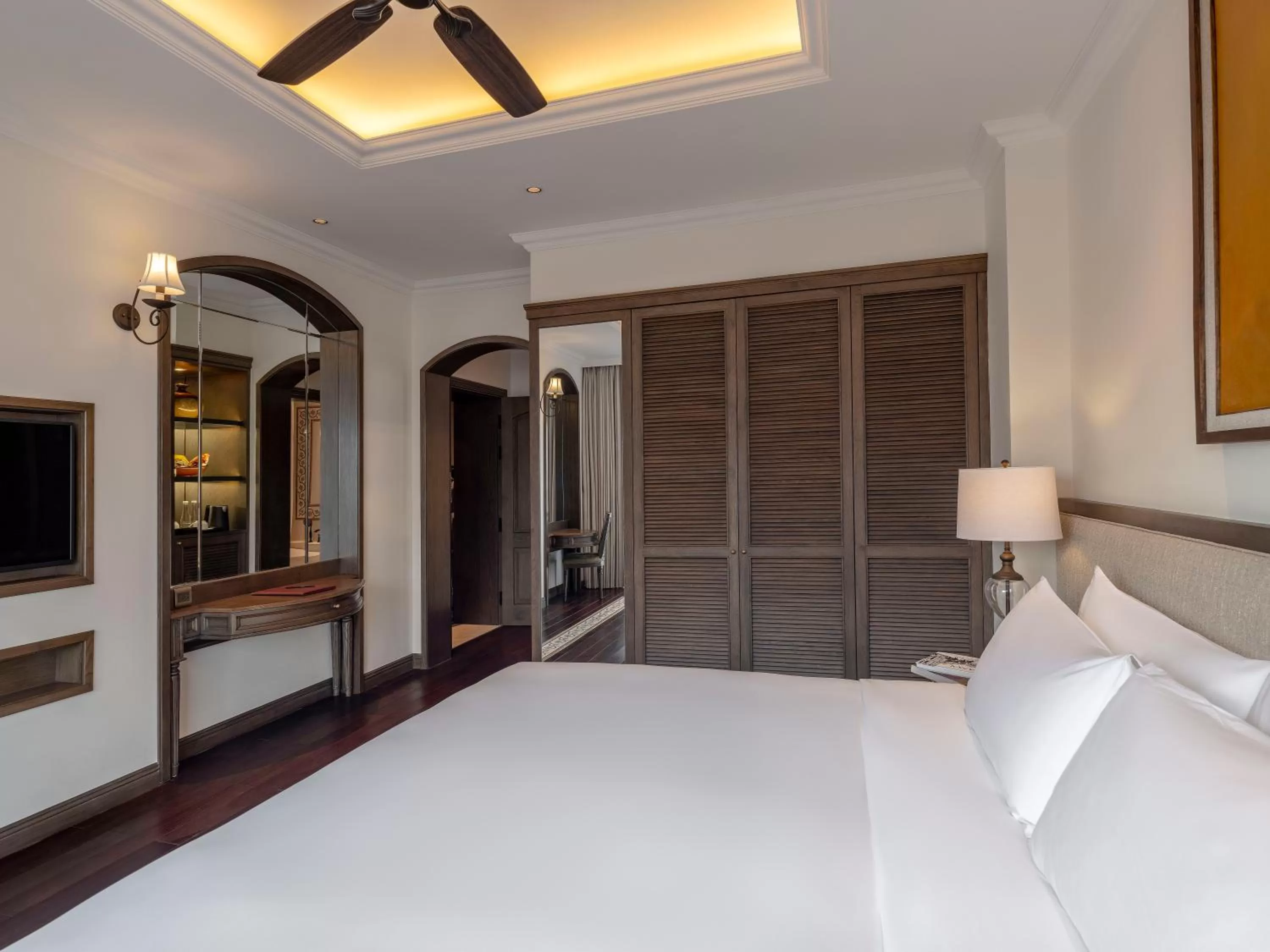 Photo of the whole room, Bed in De Syloia Hotel