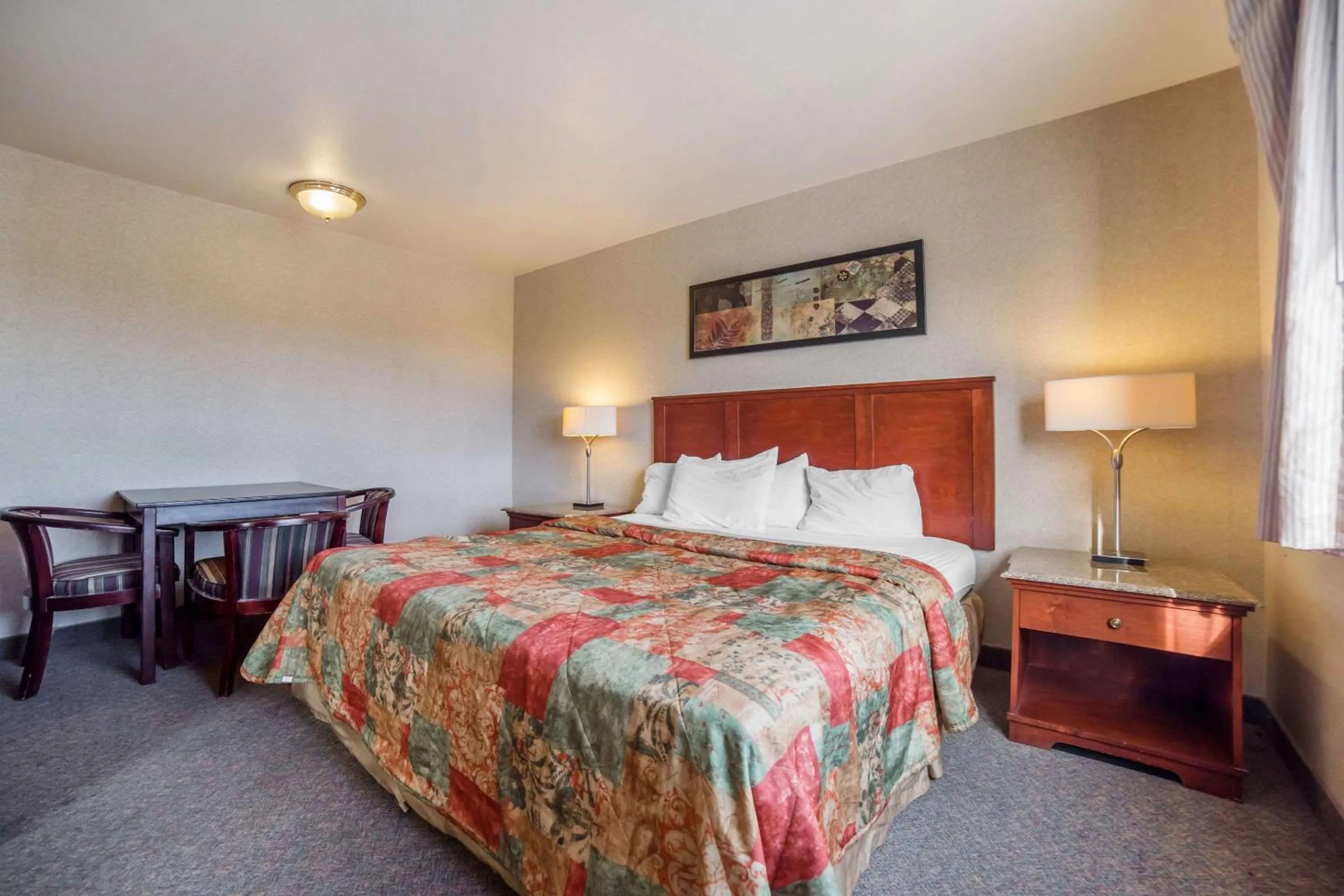 Photo of the whole room, Bed in Rodeway Inn & Suites Nampa