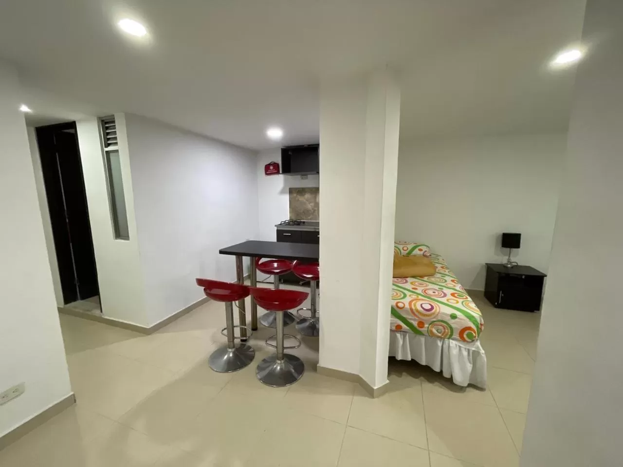 Photo of the whole room, Bed in Lindos apartaestudios y habitaciones en Ibague