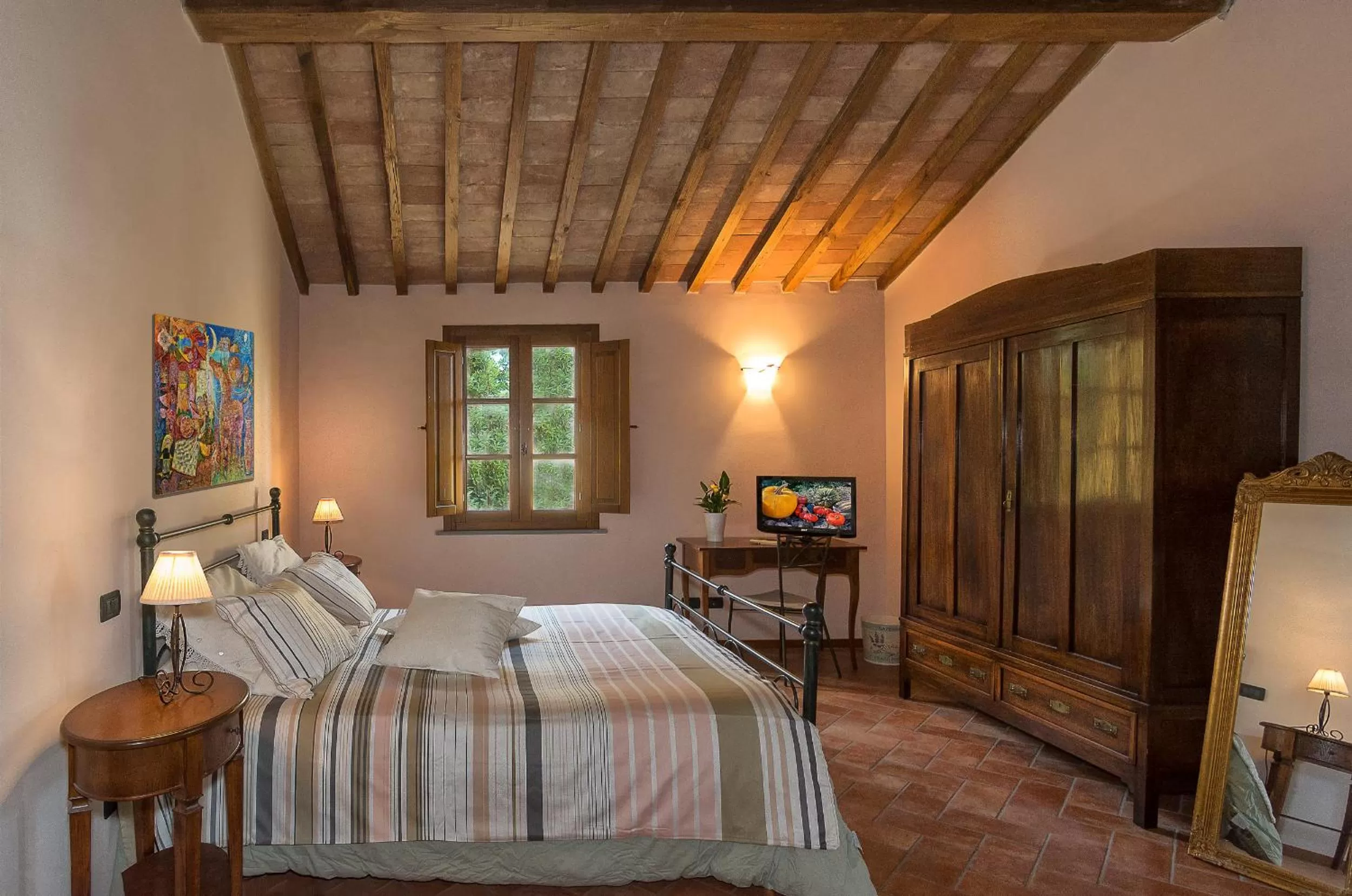 Bedroom in Pisa Holidays