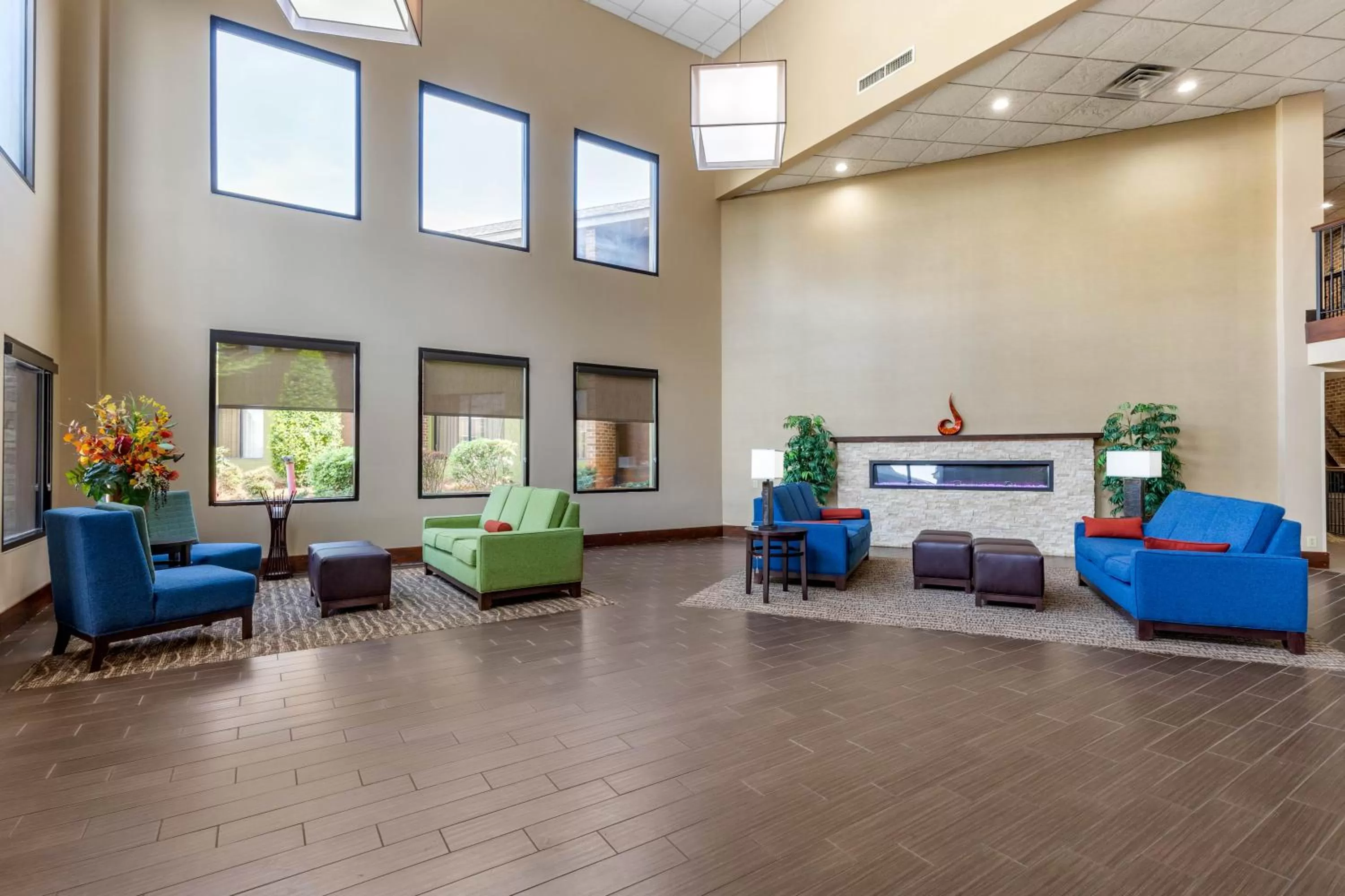 Seating area in Comfort Inn Warner Robins - Robins Air Force Base Area