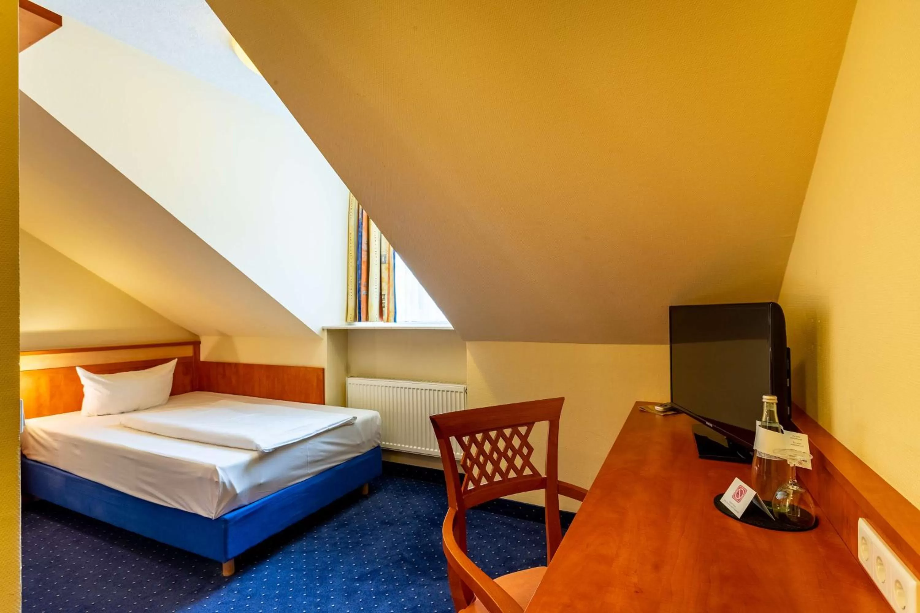 Bedroom, Bed in Waldhotel Eskeshof