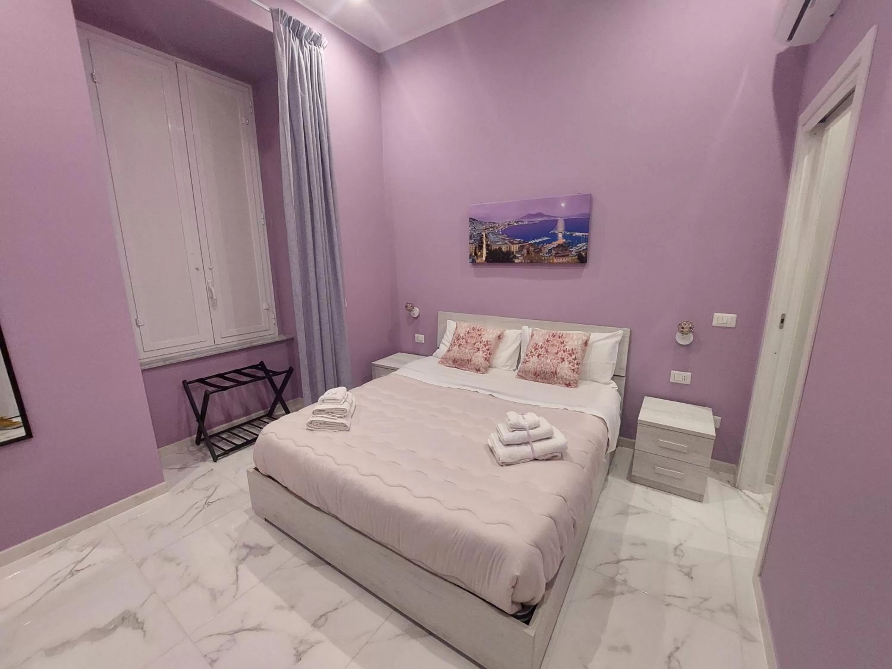 Bed in B&B Dint 'o core e Napule