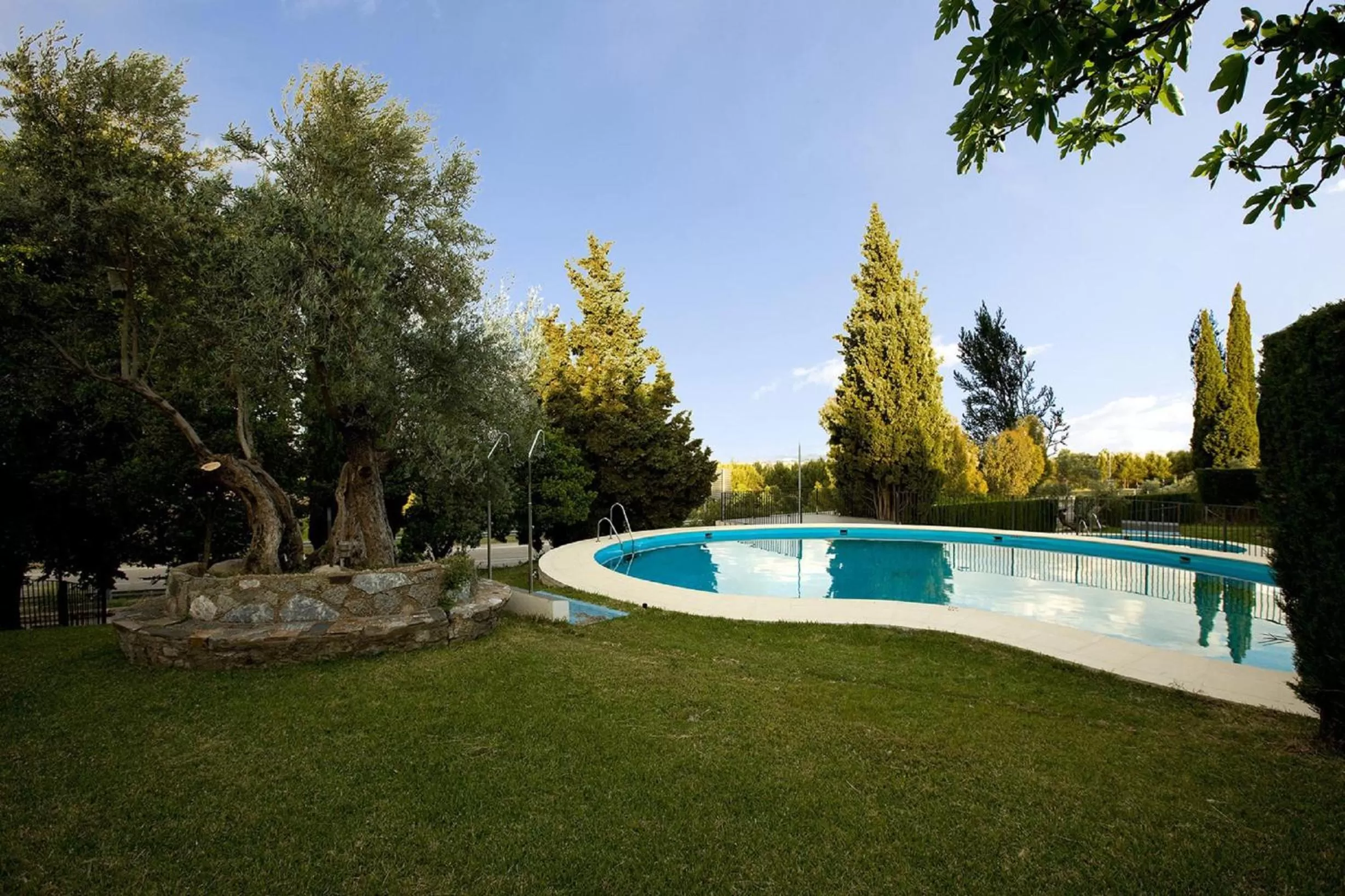 Swimming pool in Hotel la Perdiz