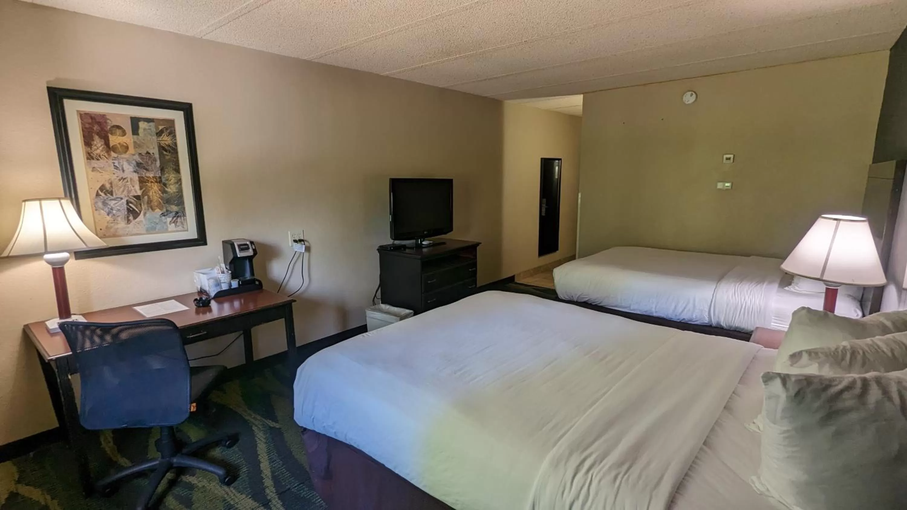 Queen Room with Two Queen Beds - Smoking in Best Western Plus Philadelphia Bensalem Hotel