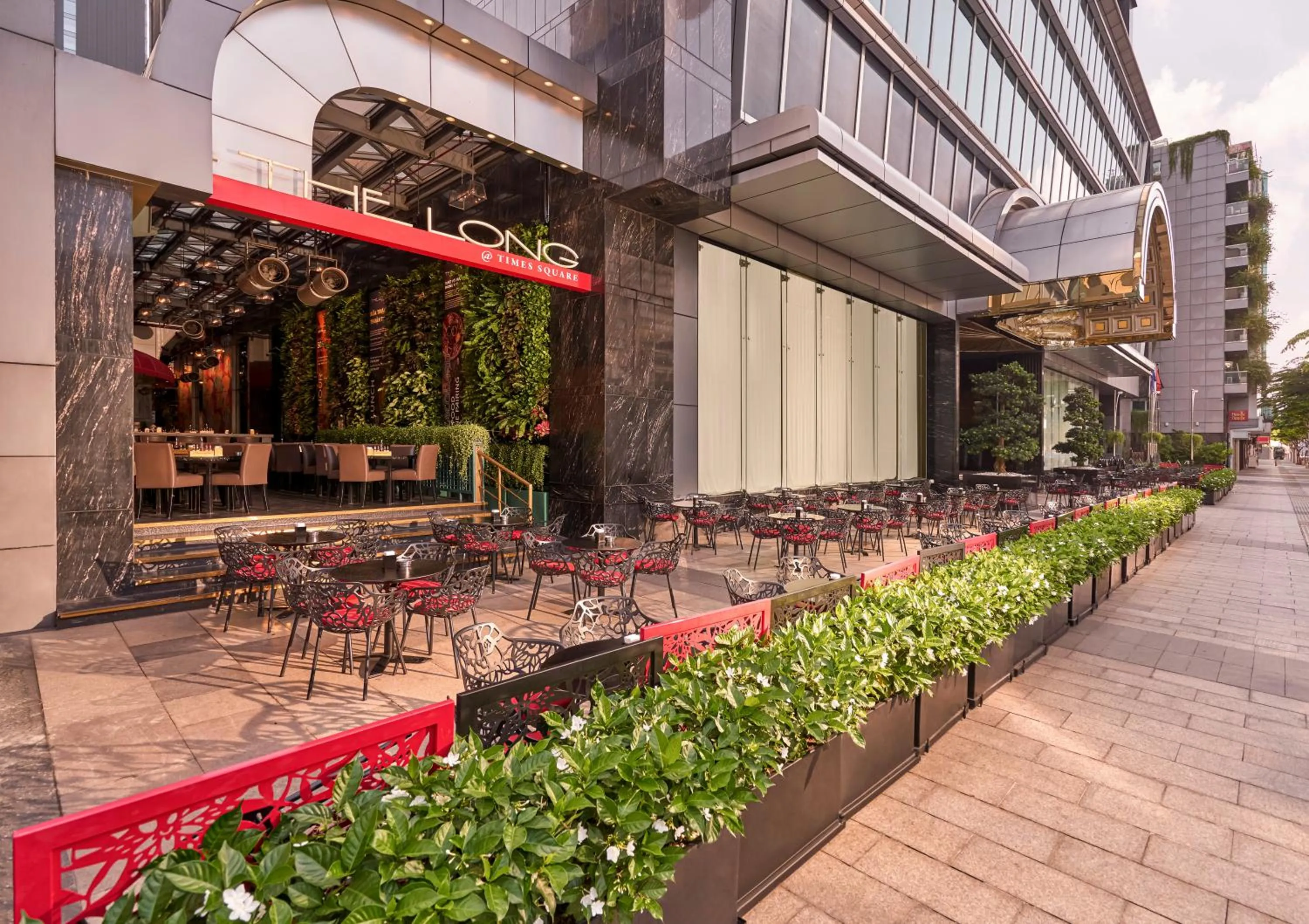 Restaurant/places to eat in The Reverie Saigon Residential Suites