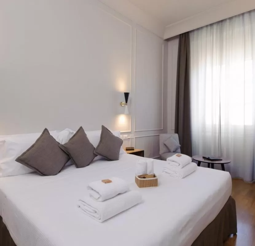 Bed in Hotel Lungarno Vespucci 50