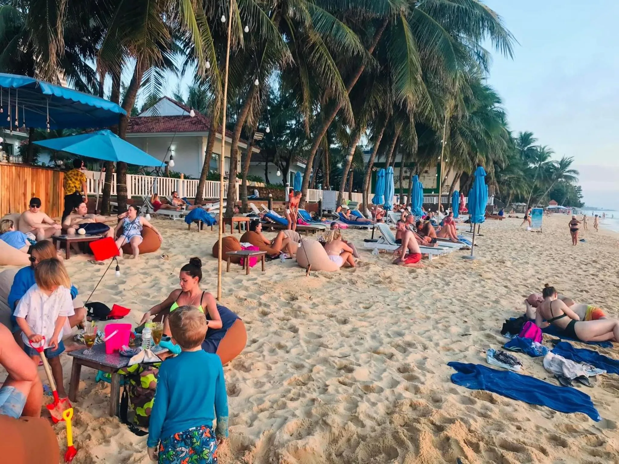 Restaurant/places to eat in Hawaii Resort Phu Quoc