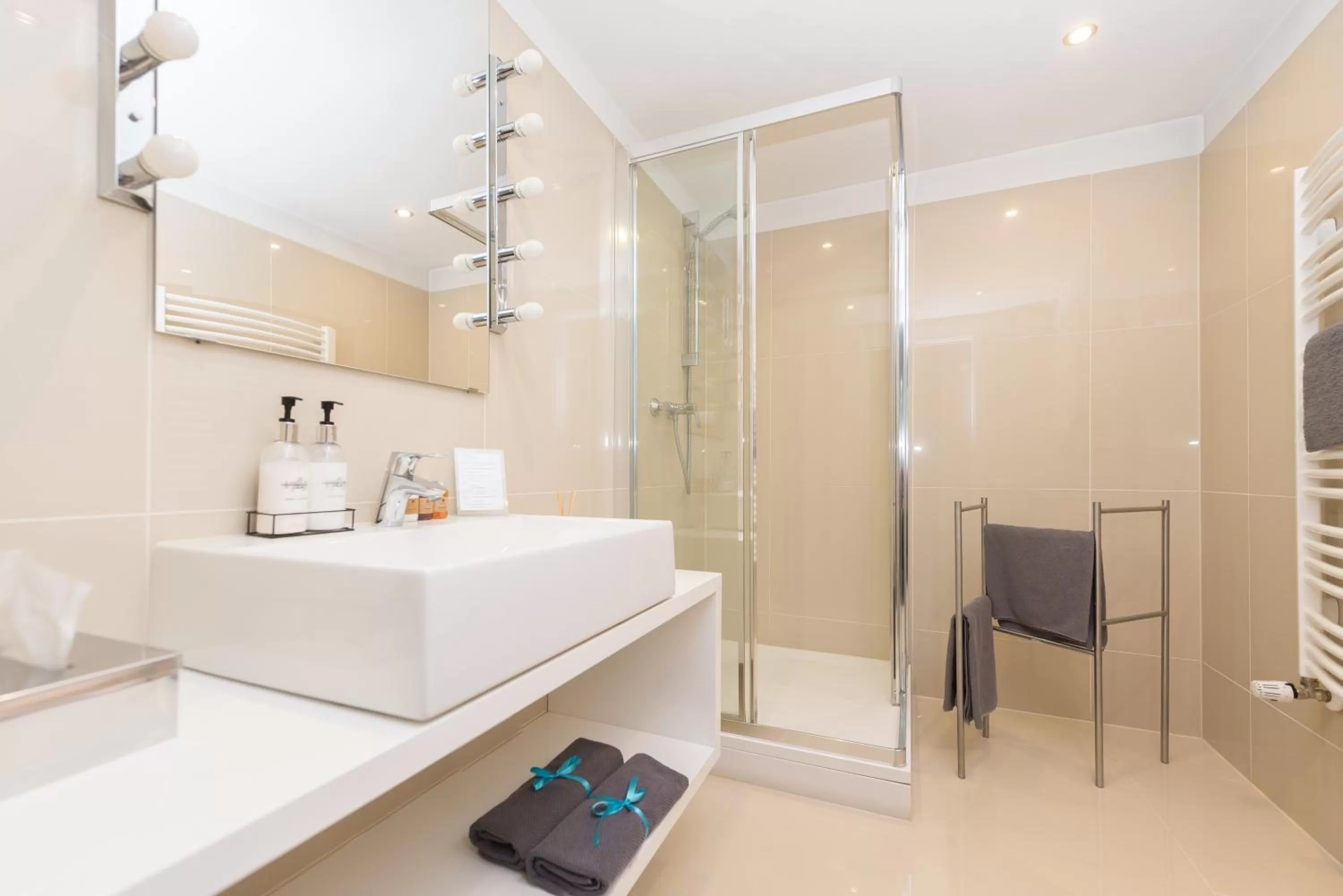 Shower in NOVUMHOUSE - Straszewskiego