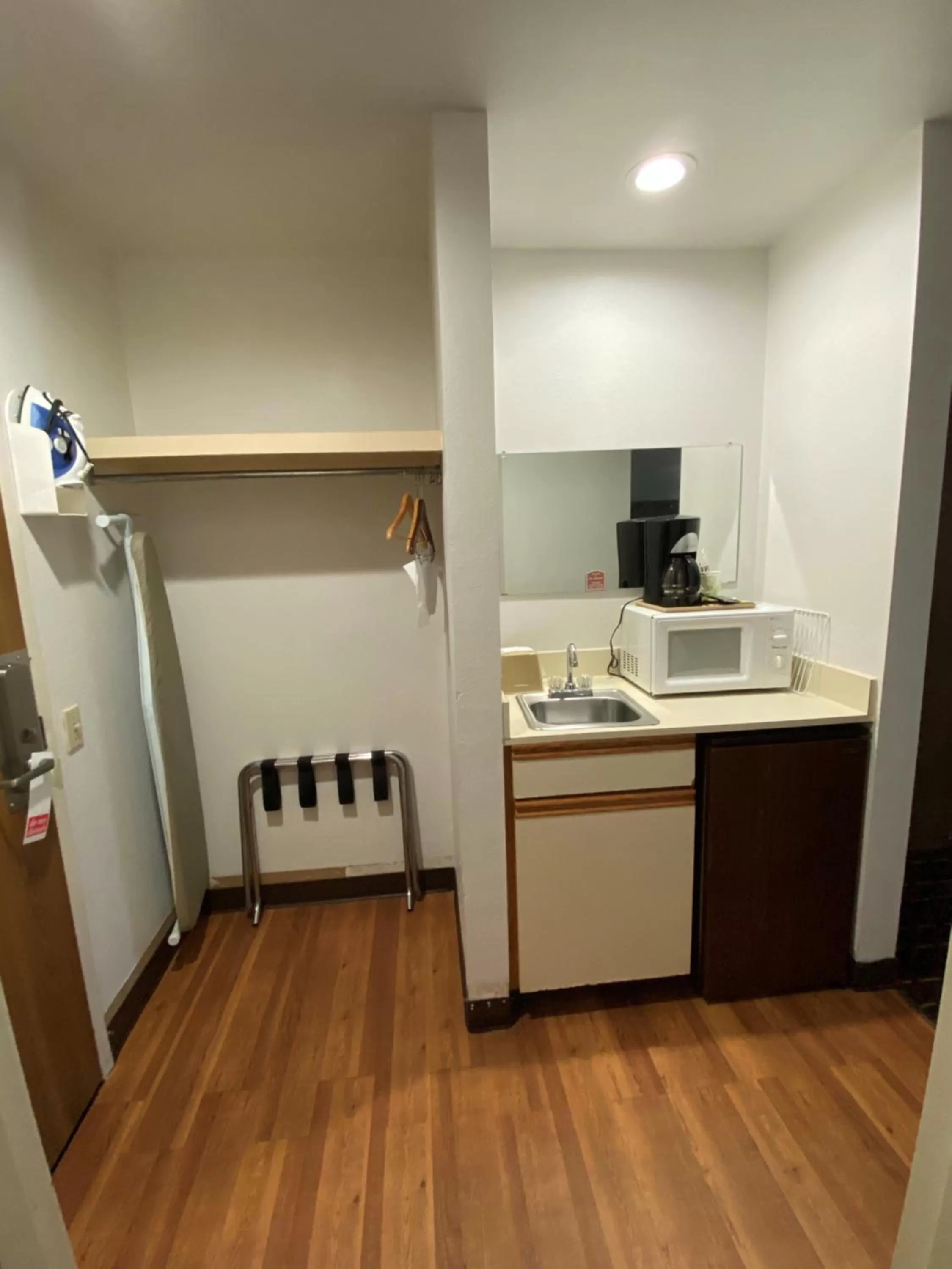 Coffee/tea facilities in Guest House Inn Medical District near Texas Tech Univ