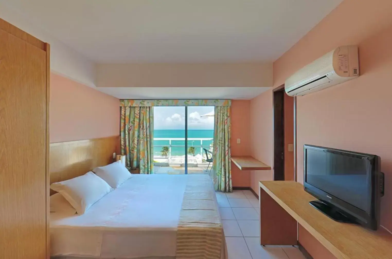 Deluxe Suite with Sea View in Vip Praia Hotel Deluxe Suite with Sea View in Vip Praia Hotel