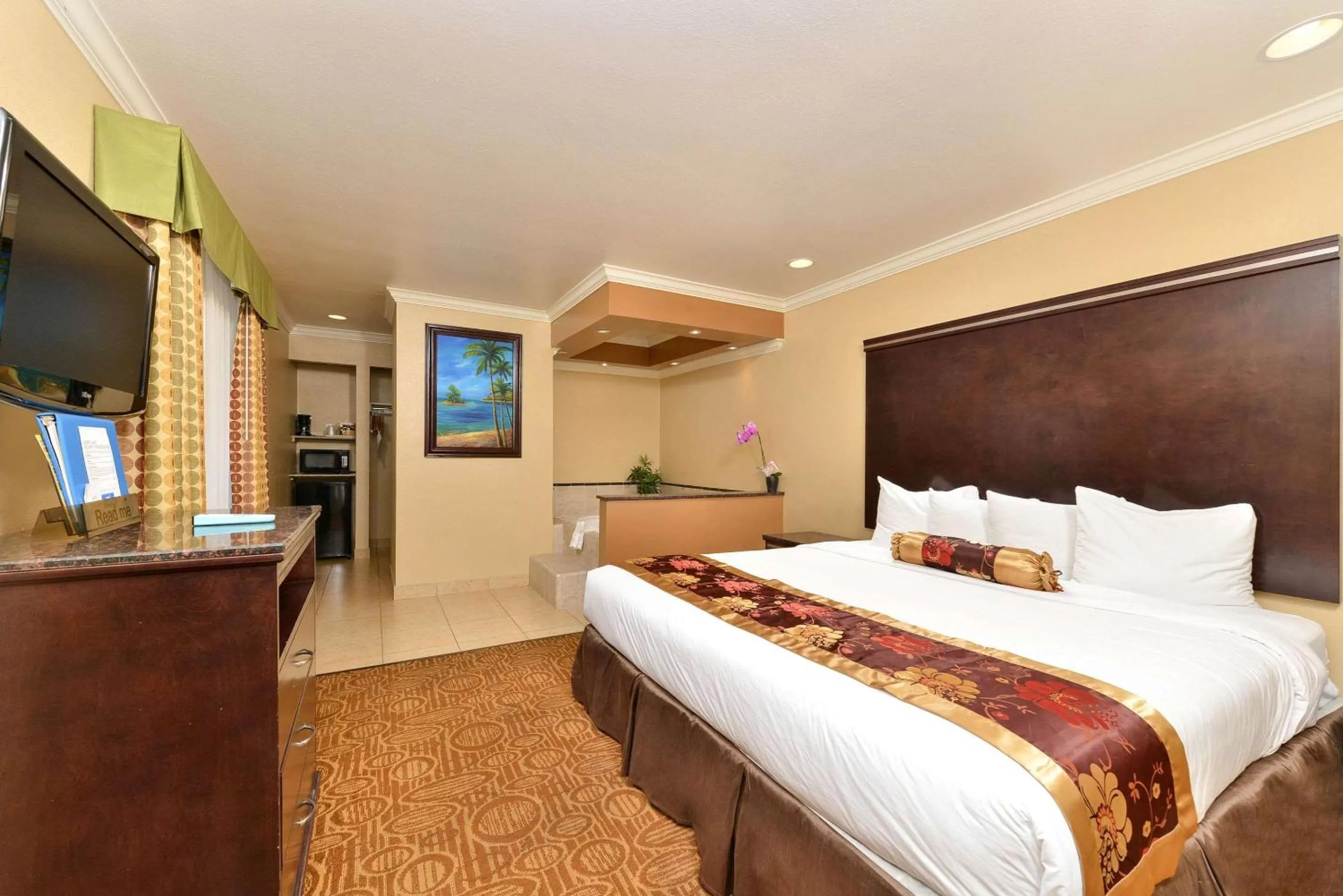 Photo of the whole room, Bed in Rodeway Inn San Diego Near SDSU