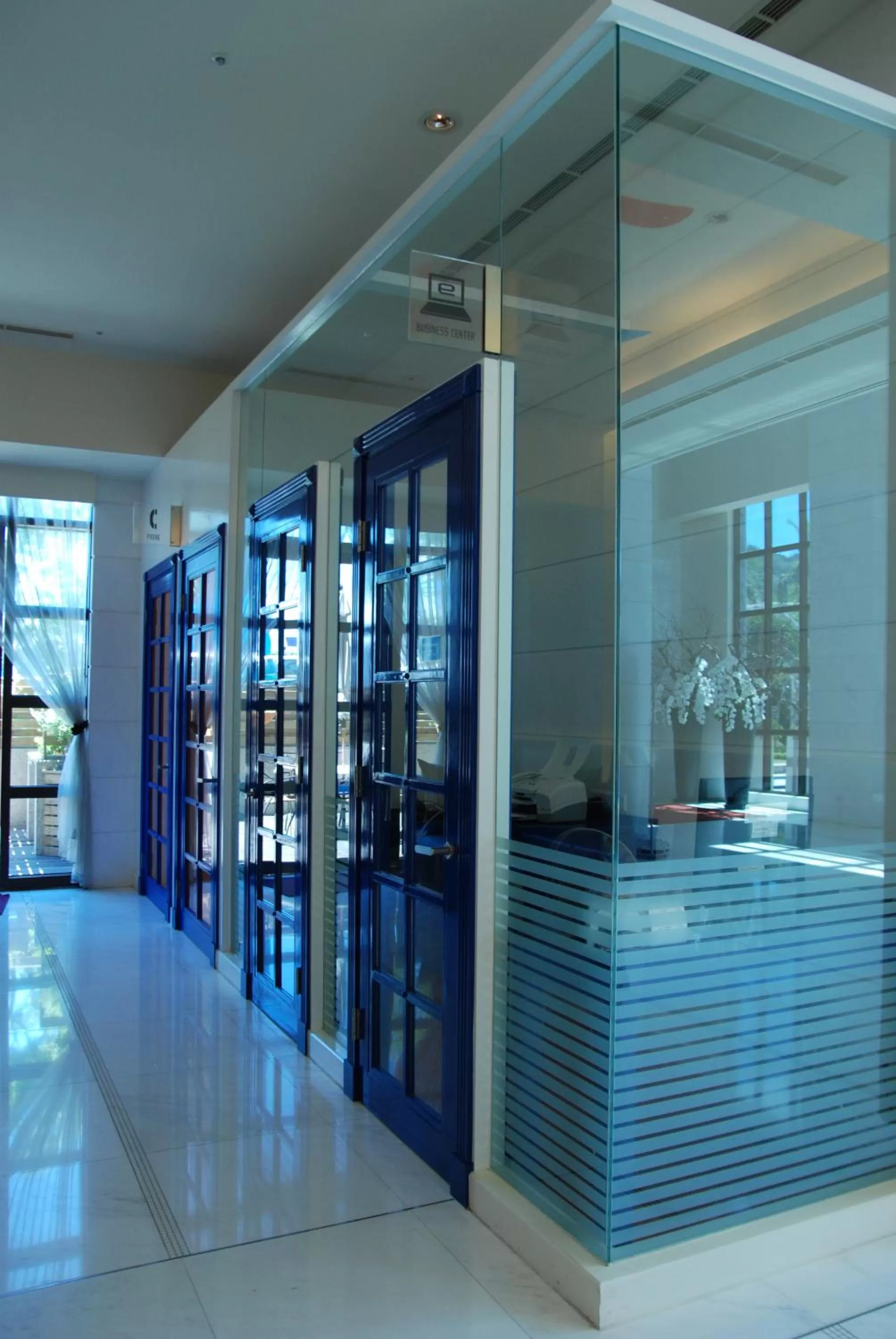 Business facilities in Grand Victoria Hotel