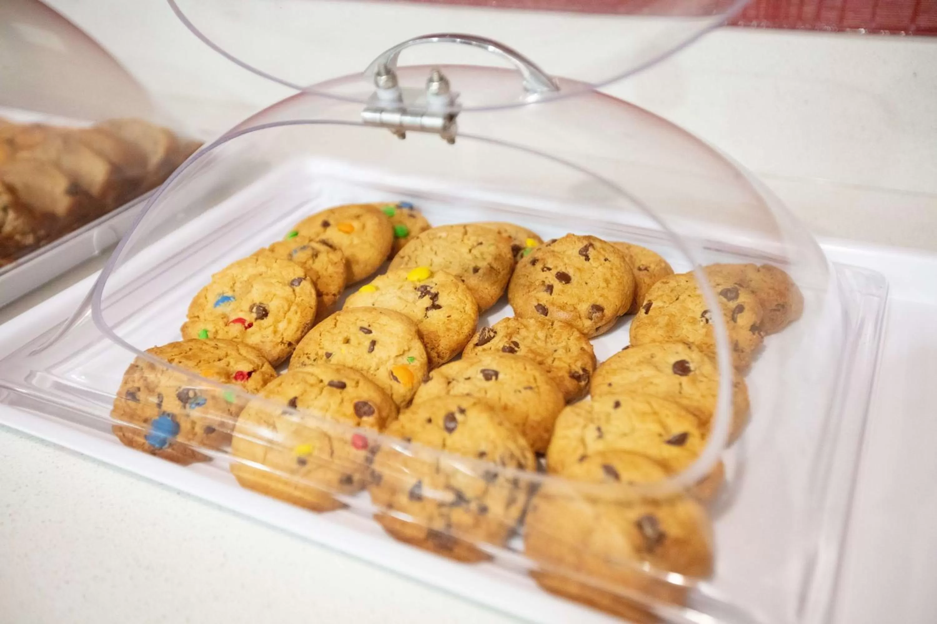 Dining area in Hampton Inn Toledo Oregon