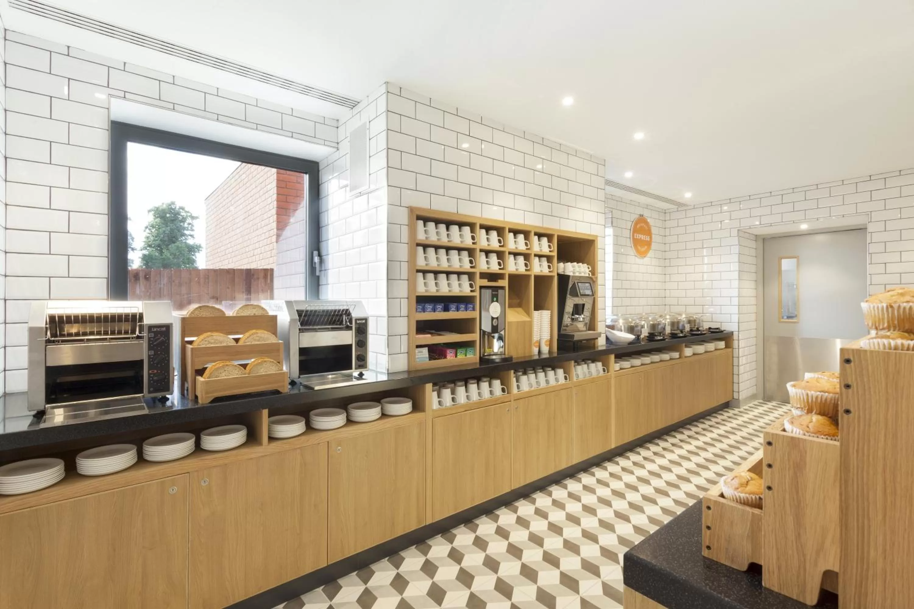 Breakfast in Holiday Inn Express St. Albans - M25, Jct.22