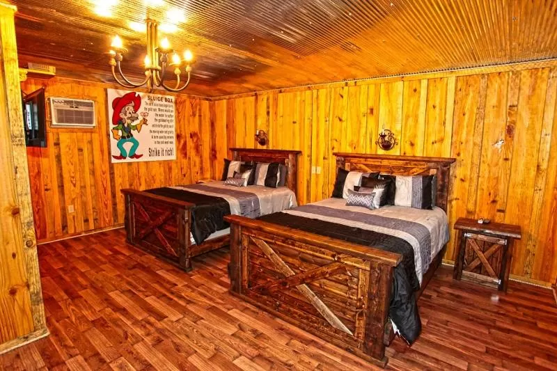 Bedroom in Diamonds Old West