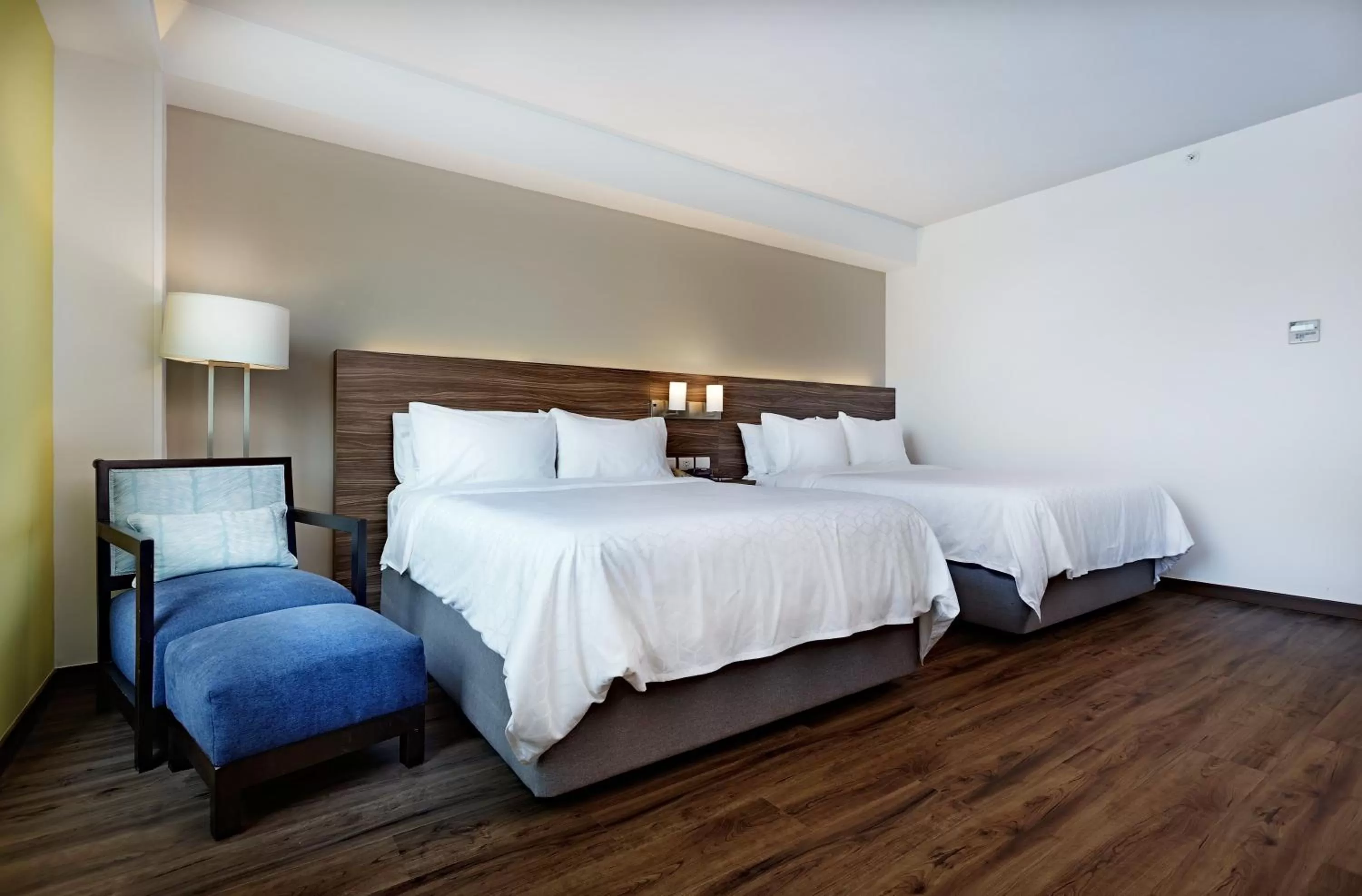 Photo of the whole room, Bed in Holiday Inn Express Villahermosa by IHG