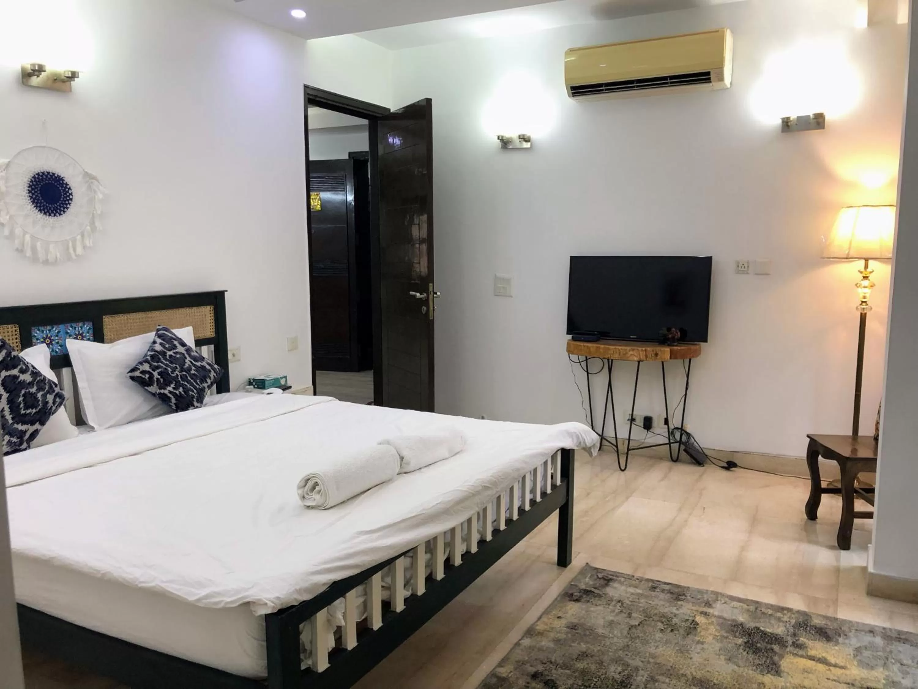 TV and multimedia, Bed in Avatar Living @Safdarjung Enclave